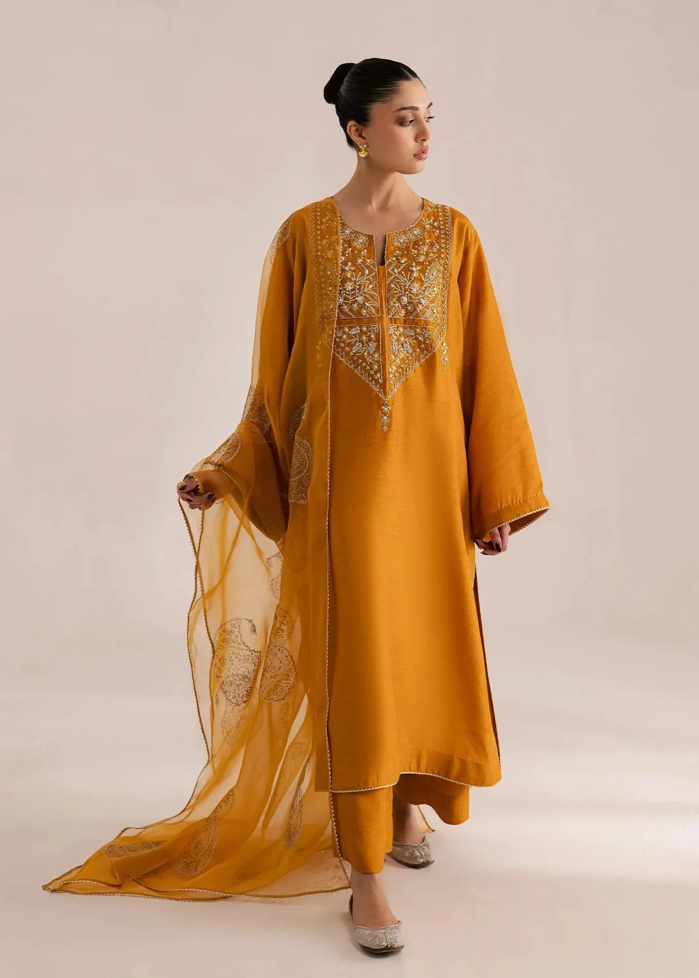 Sadaf Fawad Khan Silk Luxury Pret 26 Mustard Organza – view 5 – Poshaq