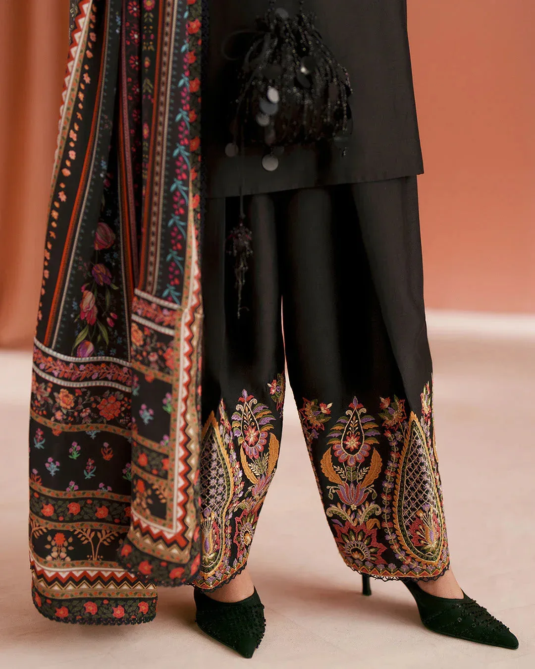Faiza Saqlain Roim Pret Black Silk – view 4 – Poshaq