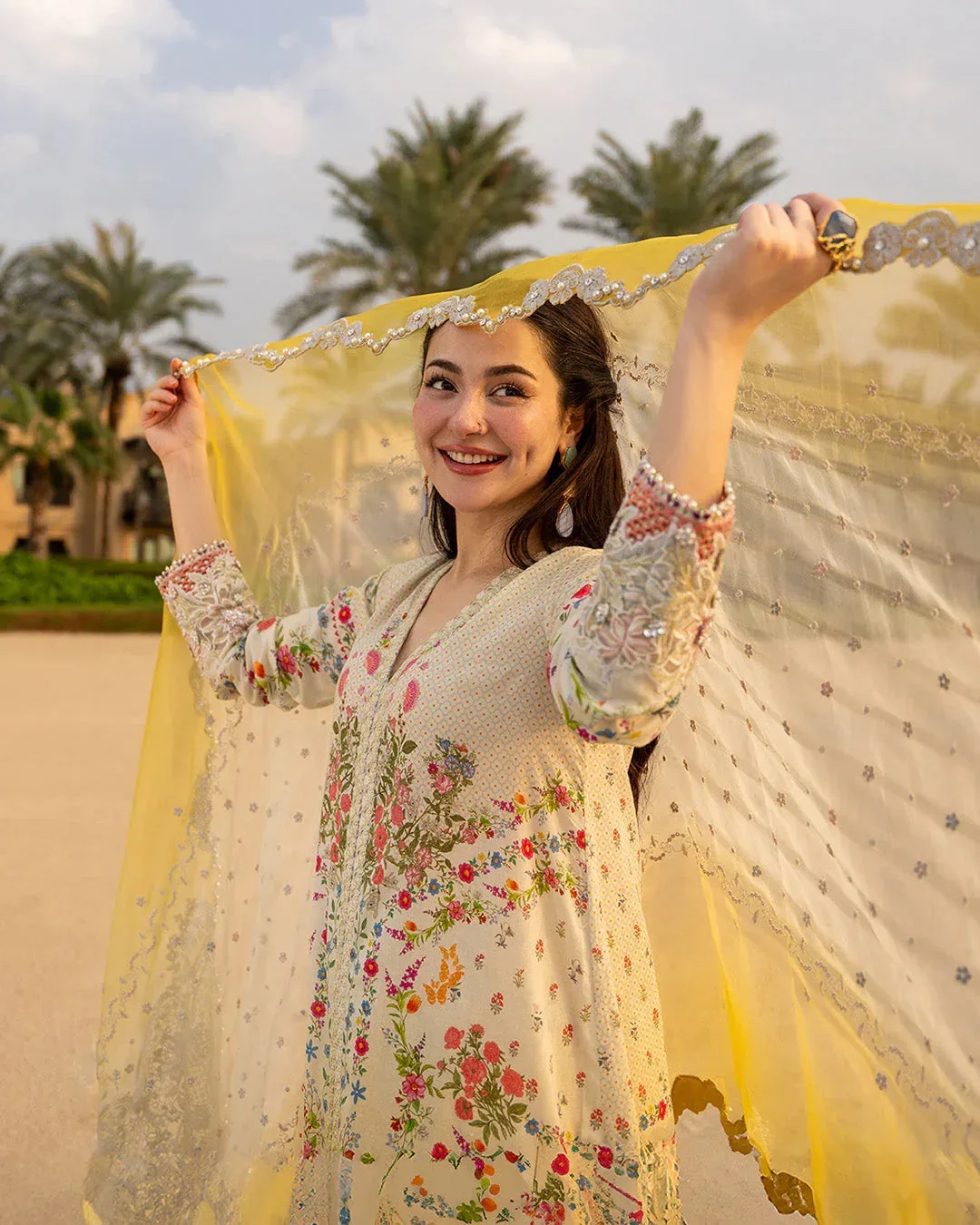Faiza Saqlain Aya Luxury Lawn 26' Yellow Organza – view 6 – Poshaq