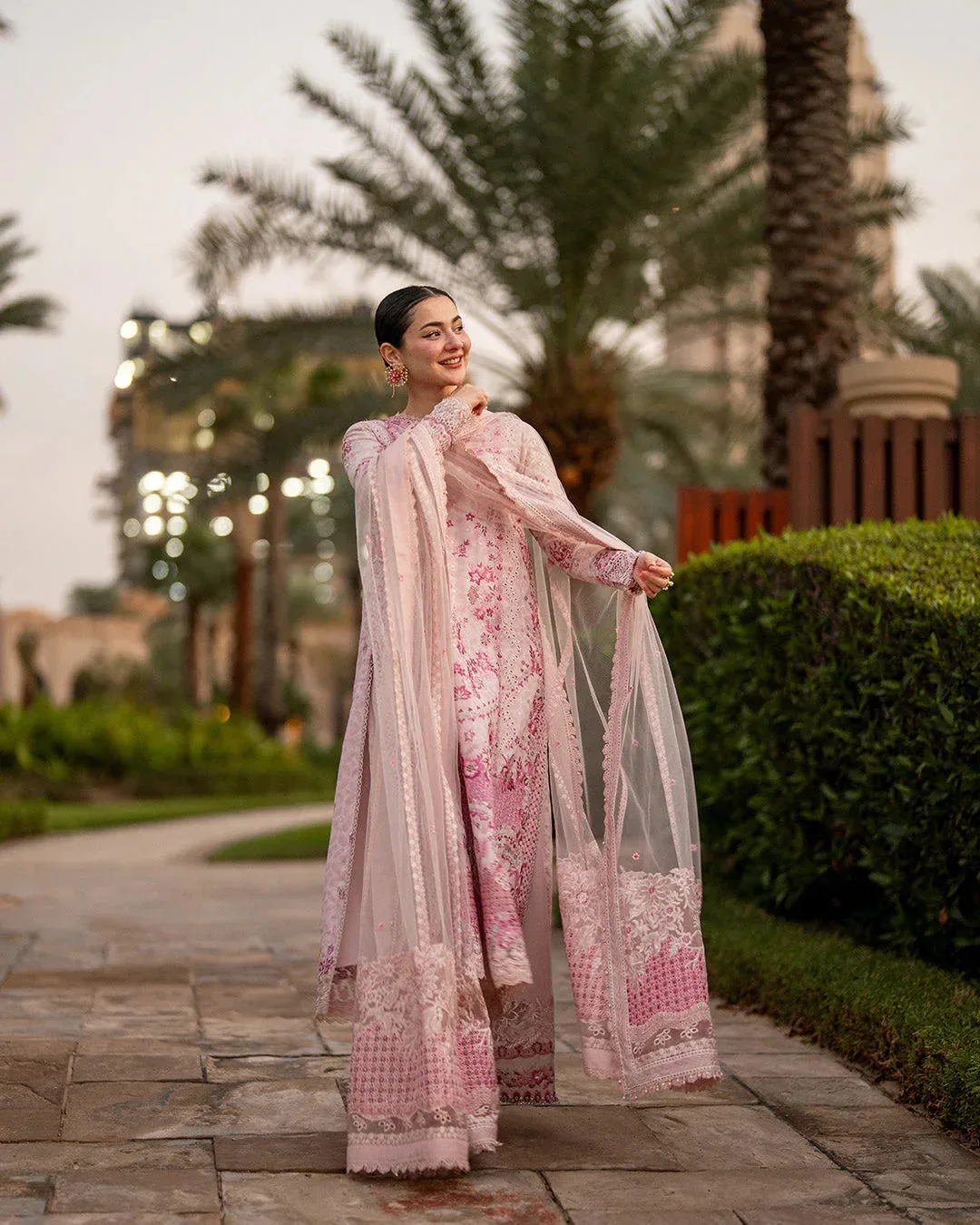Faiza Saqlain Aya Luxury Lawn 26' Pink Organza – view 4 – Poshaq