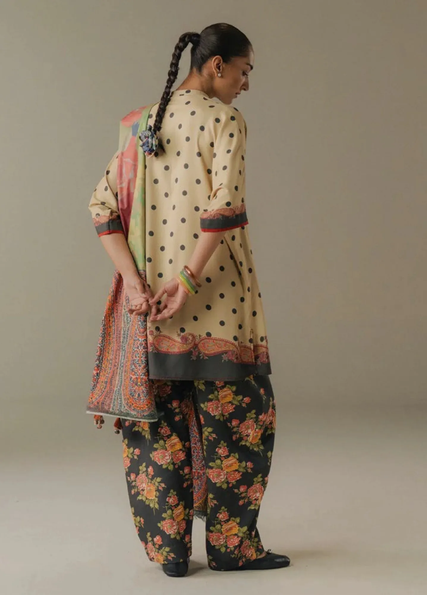Zara Shahjahan Coco Prints 25 Beige Pashmina – view 2 – Poshaq