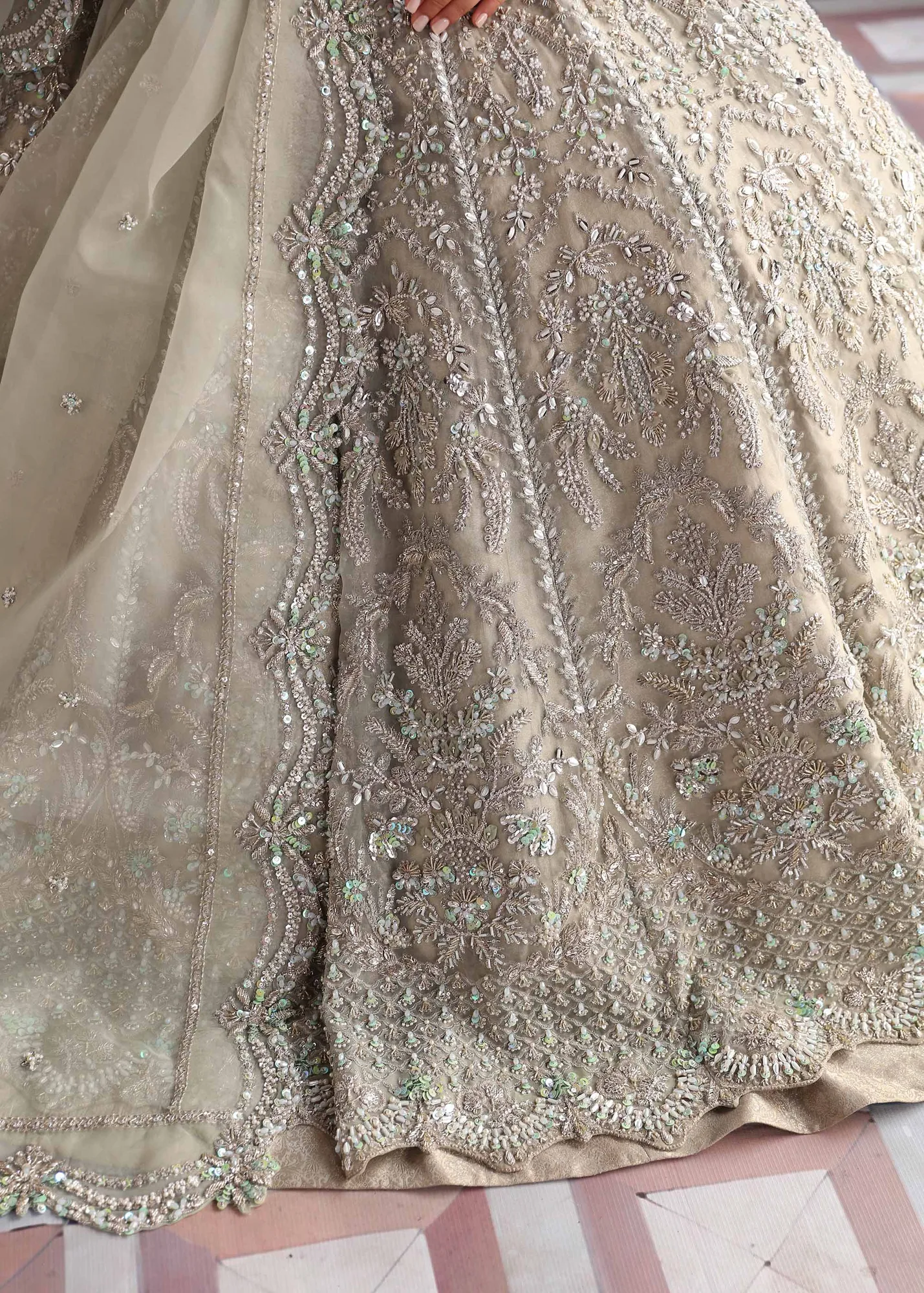 Akbar Aslam Bridals – view 5 – Poshaq