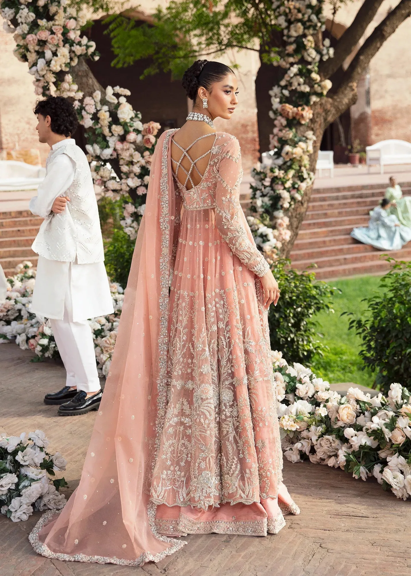 Akbar Aslam Bridals – view 5 – Poshaq