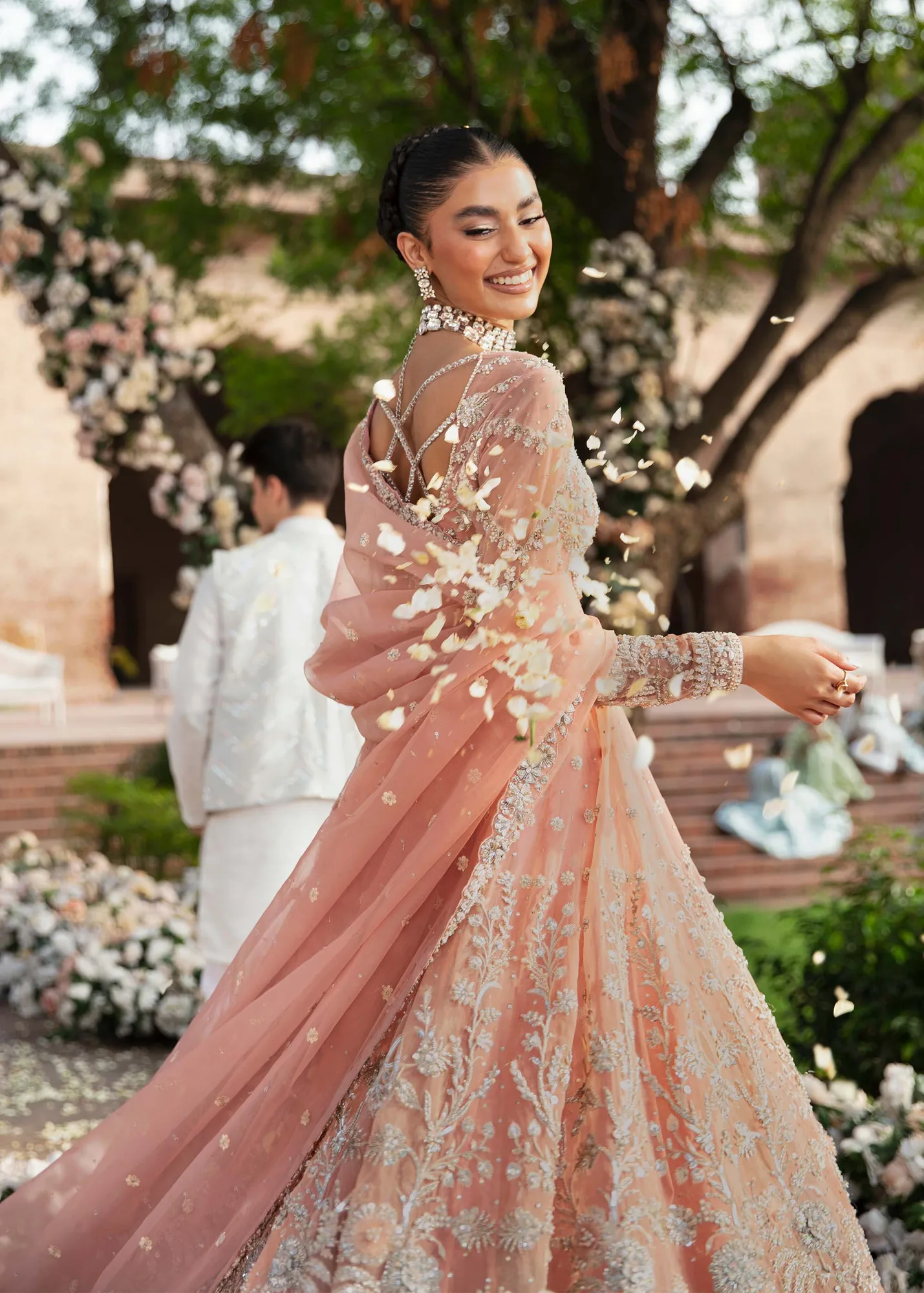 Akbar Aslam Bridals – view 7 – Poshaq