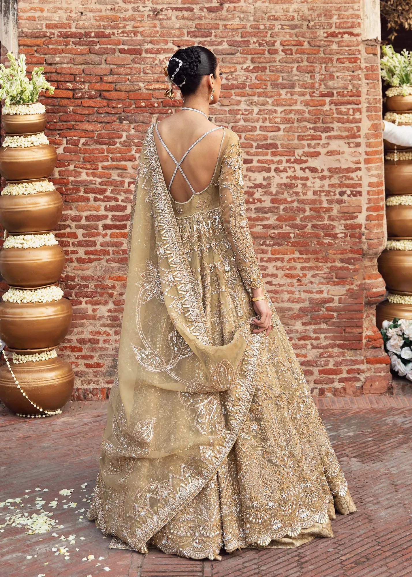 Akbar Aslam Bridals – view 3 – Poshaq