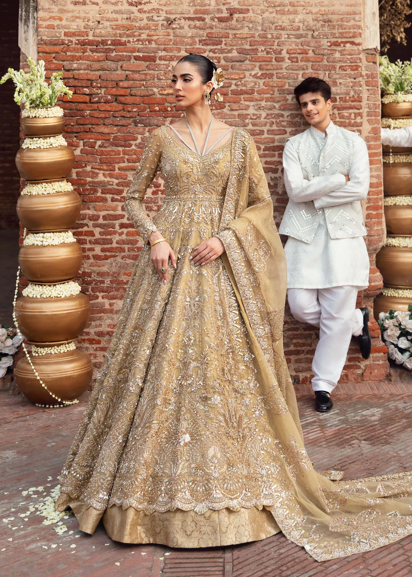Akbar Aslam Bridals – view 4 – Poshaq