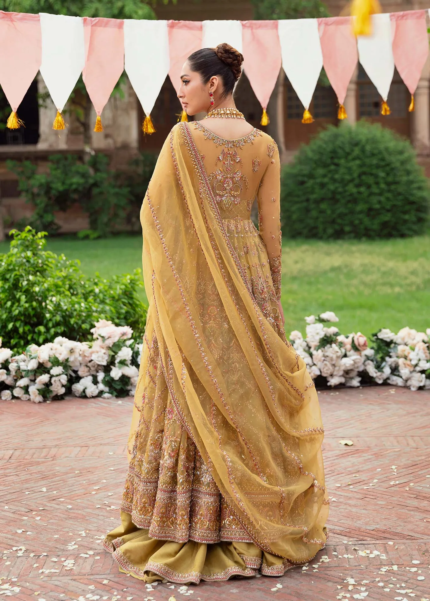 Akbar Aslam Bridals – view 4 – Poshaq