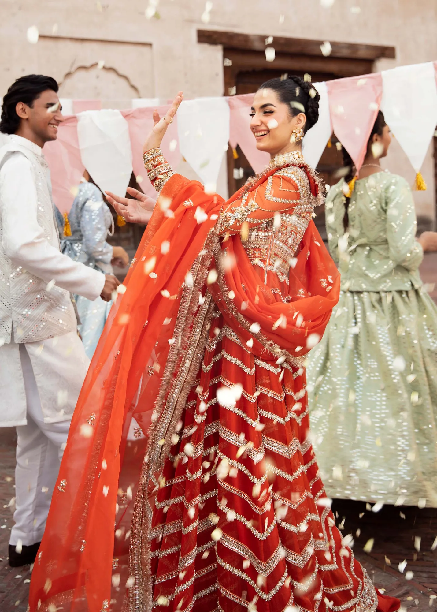 Akbar Aslam Bridals – view 2 – Poshaq