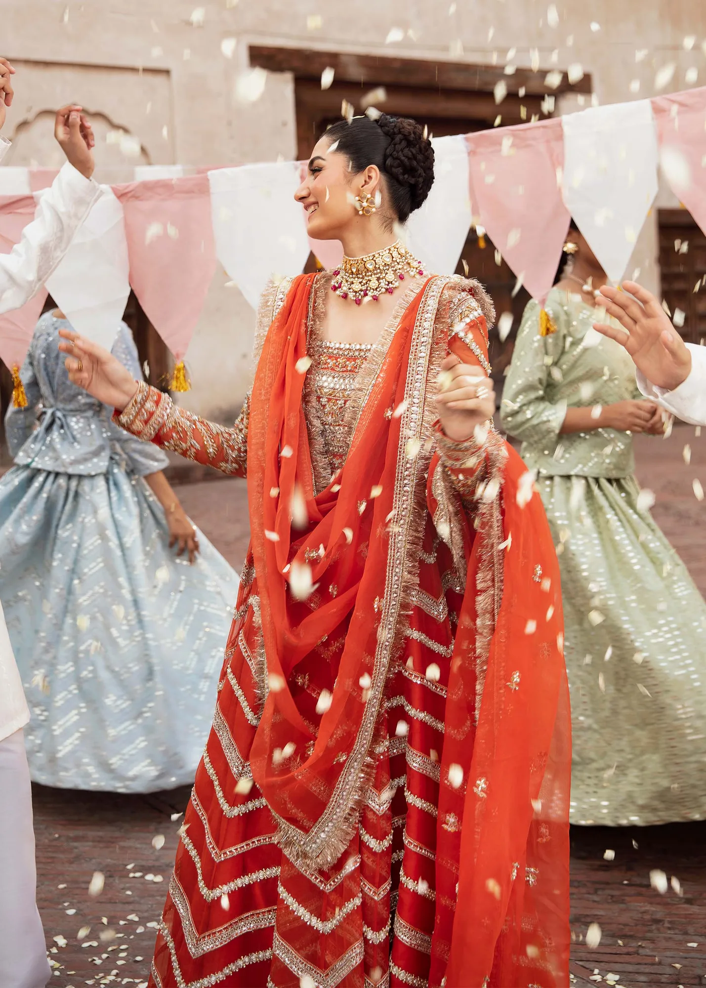 Akbar Aslam Bridals – view 3 – Poshaq