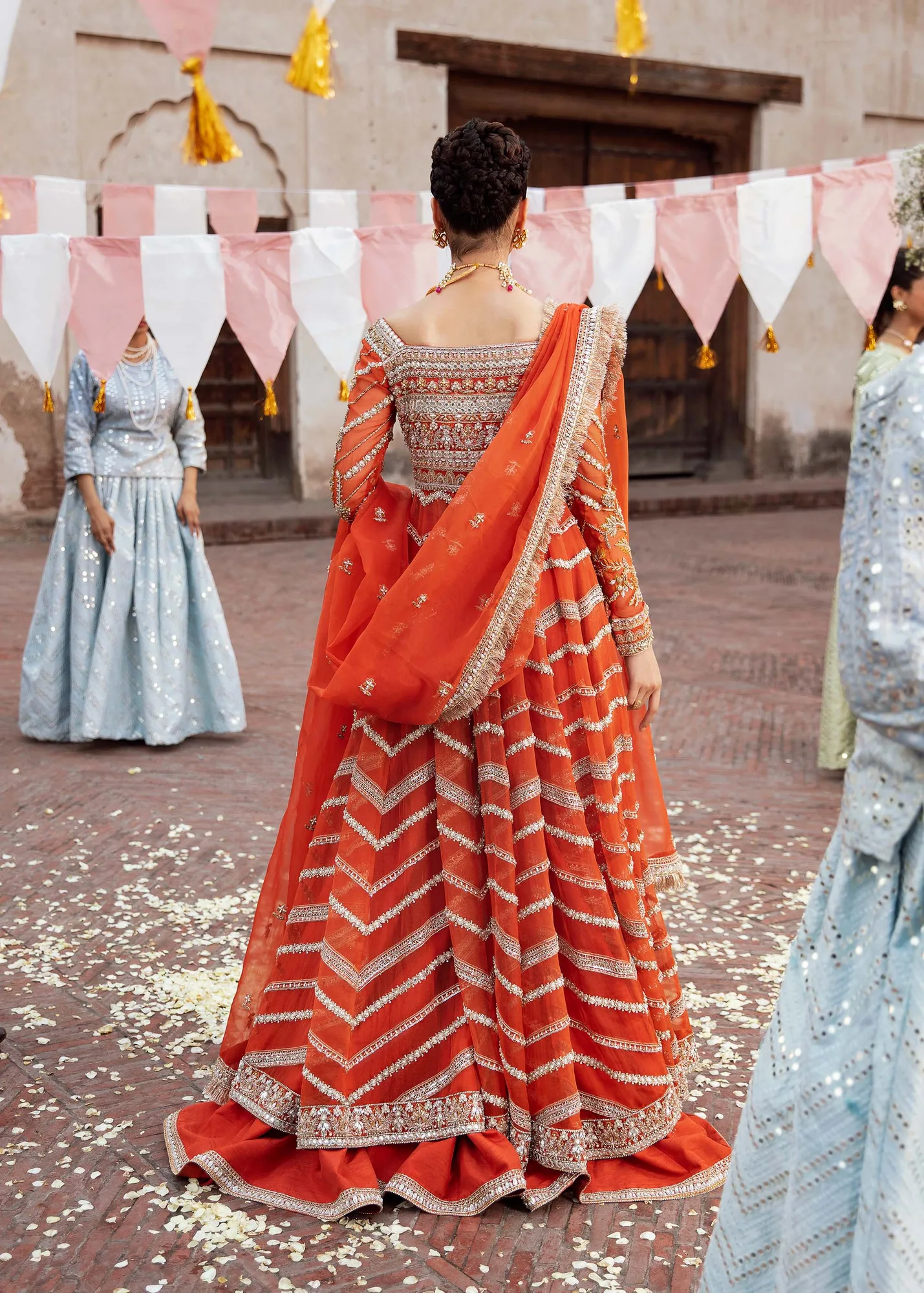 Akbar Aslam Bridals – view 5 – Poshaq