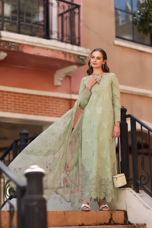 Noor by Saadia Asad Eid Luxe Printkhaas 26 Green Silk – view 1 – Poshaq