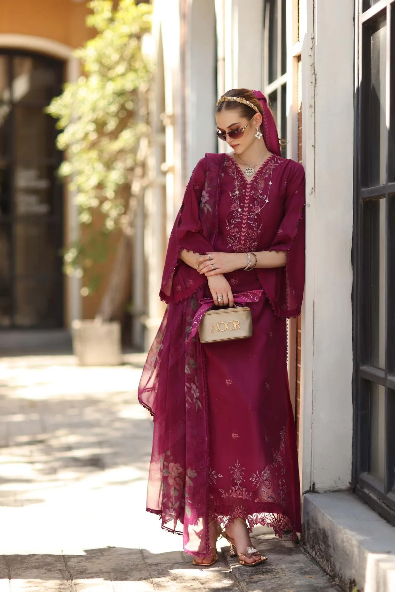 Noor by Saadia Asad Eid Luxe Printkhaas 26 Fuchsia – view 4 – Poshaq