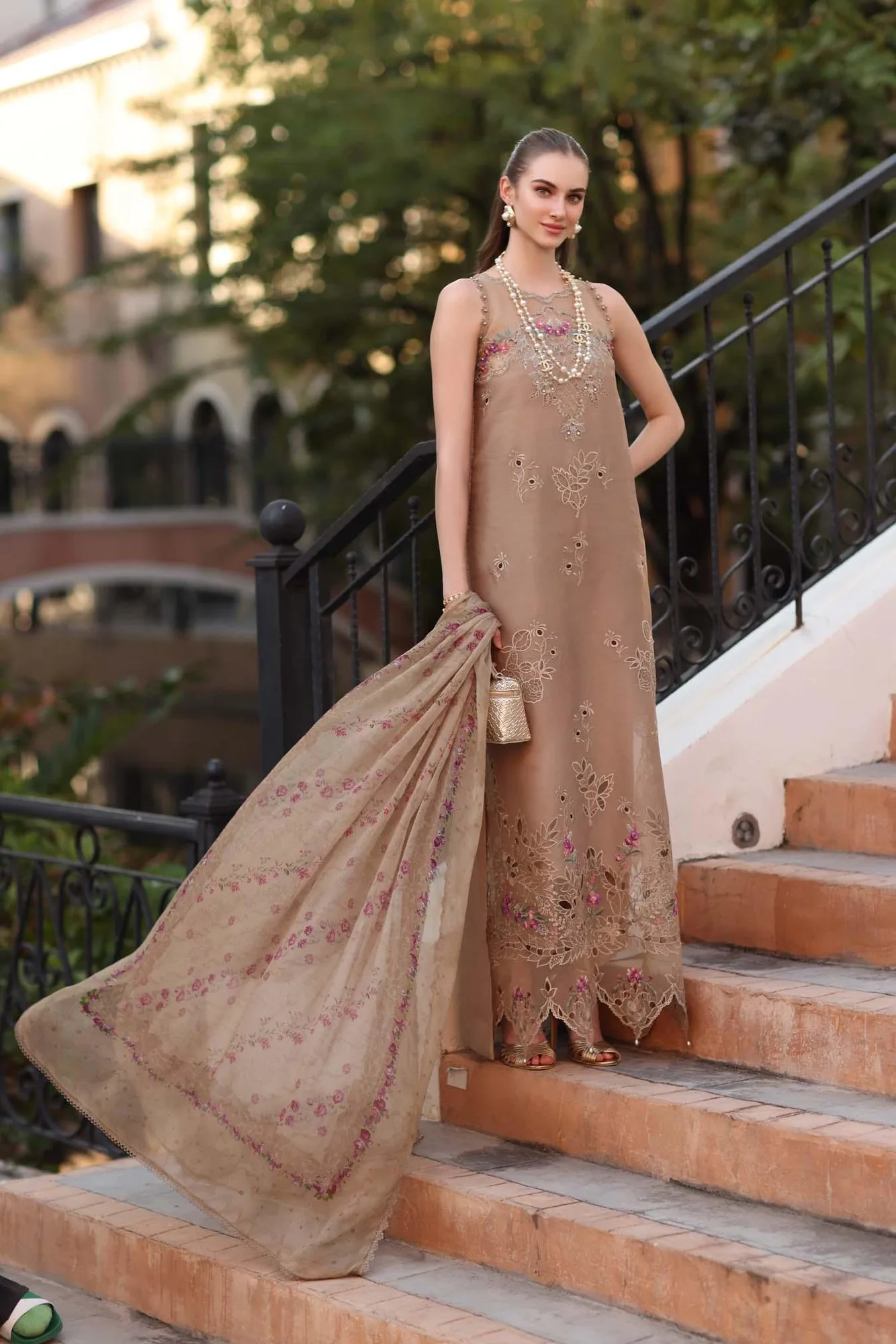 Noor by Saadia Asad Eid Luxe Printkhaas 26 Beige Chiffon – view 2 – Poshaq