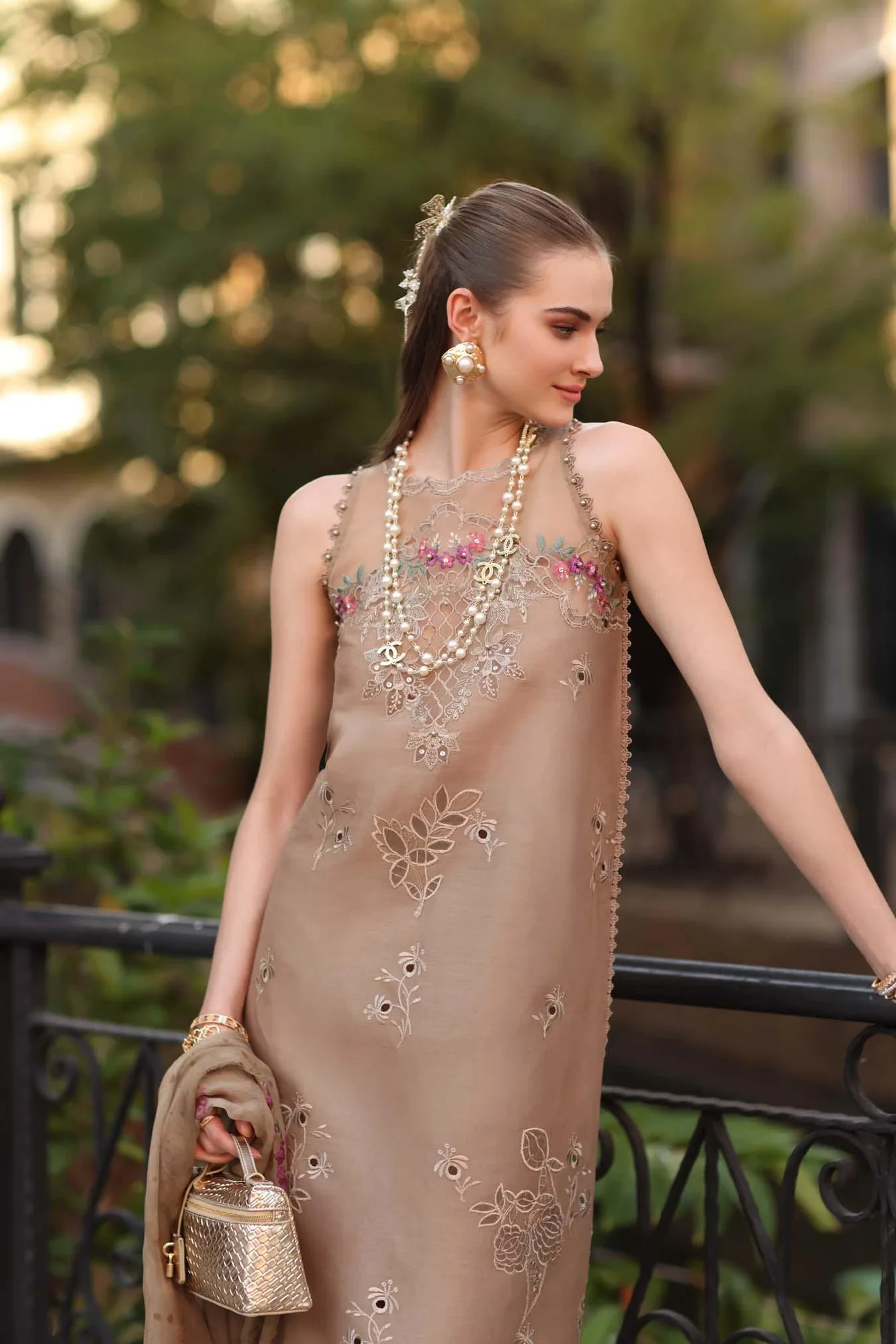 Noor by Saadia Asad Eid Luxe Printkhaas 26 Beige Chiffon – view 3 – Poshaq
