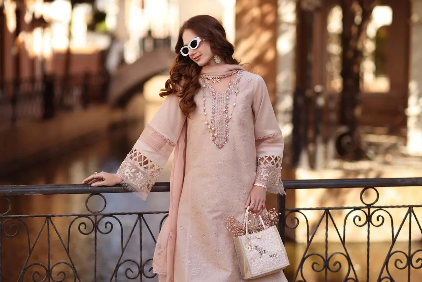 Noor by Saadia Asad Eid Luxe Printkhaas 26 Pink Chiffon – view 5 – Poshaq