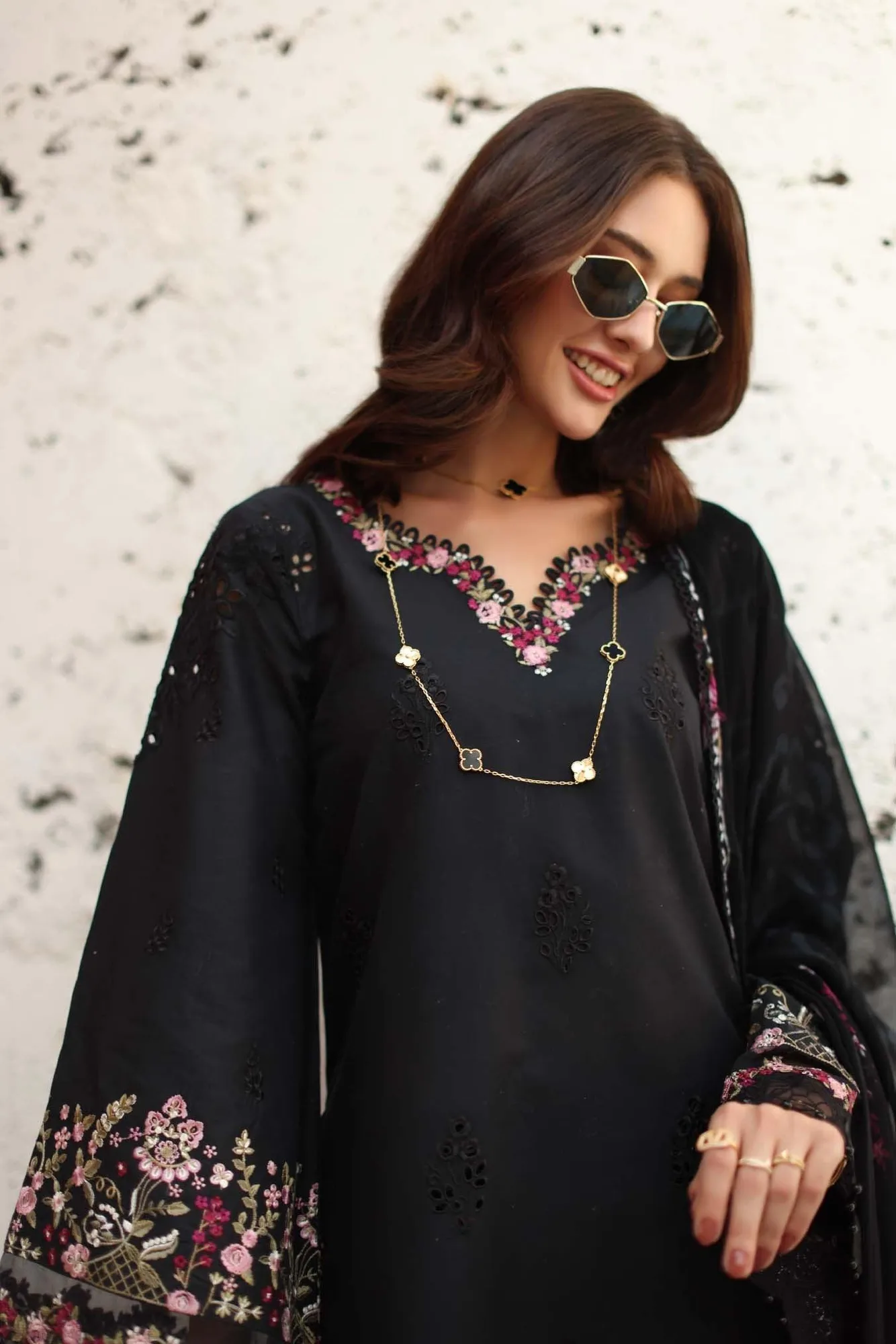 Noor by Saadia Asad Luxe Chikankari 26 Chiffon – view 3 – Poshaq