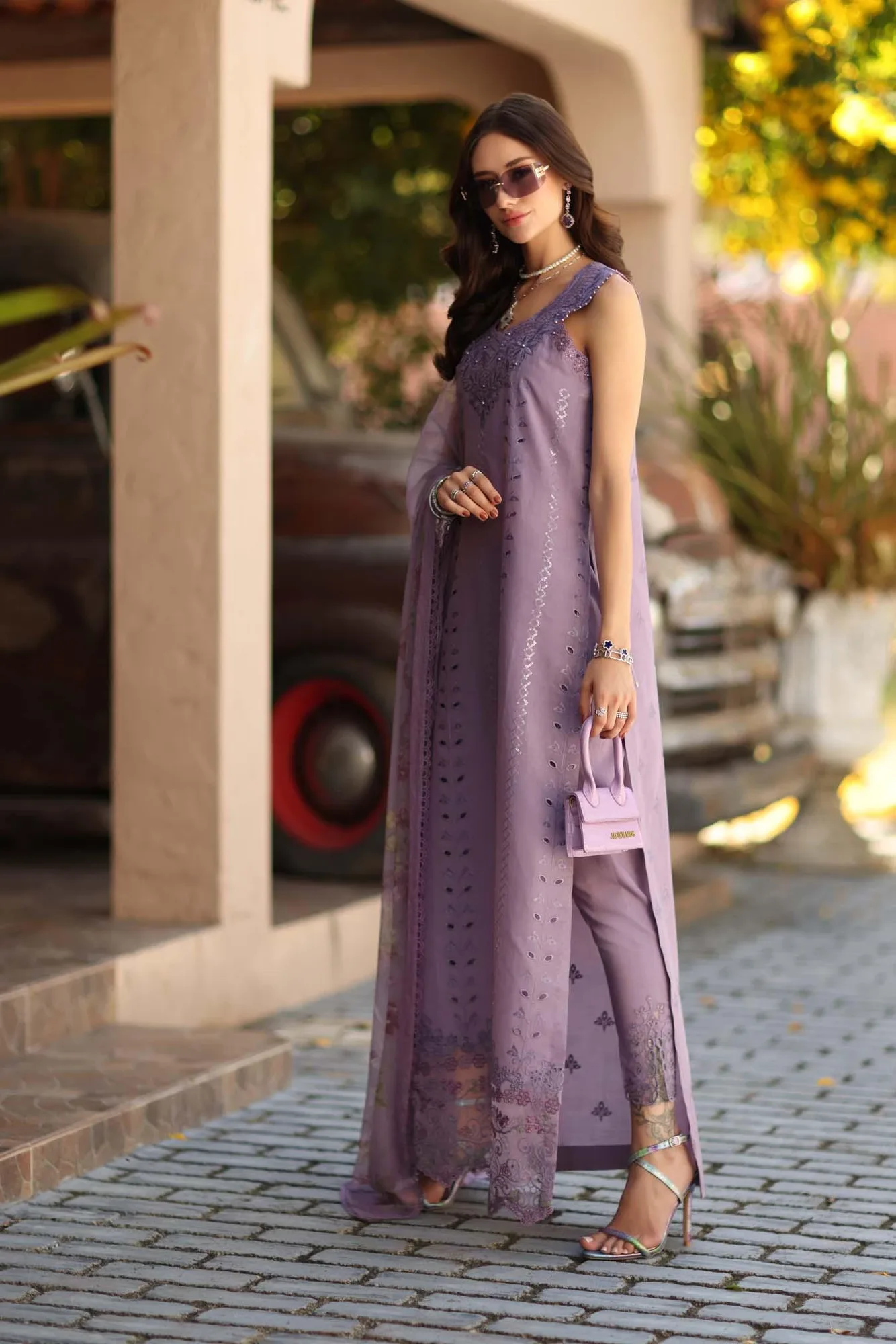 Noor by Saadia Asad Luxe Chikankari 26 Chiffon – view 3 – Poshaq