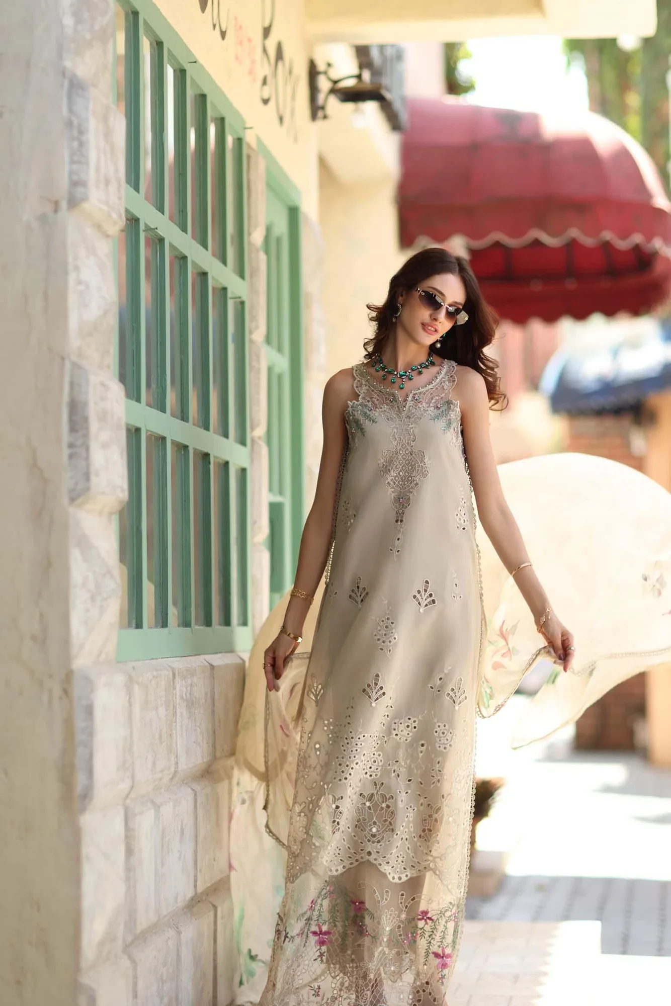 Noor by Saadia Asad Luxe Chikankari 26 Chiffon – view 3 – Poshaq
