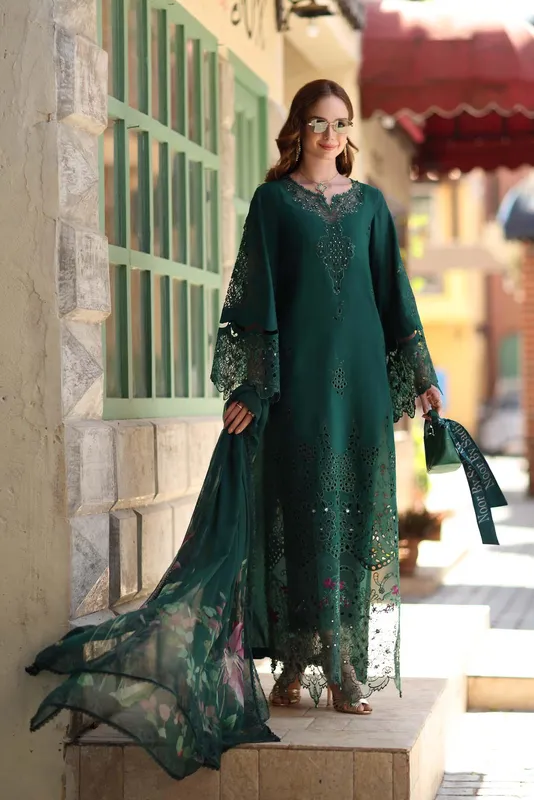 Noor by Saadia Asad Luxe Chikankari 26 Green Chiffon – view 1 – Poshaq