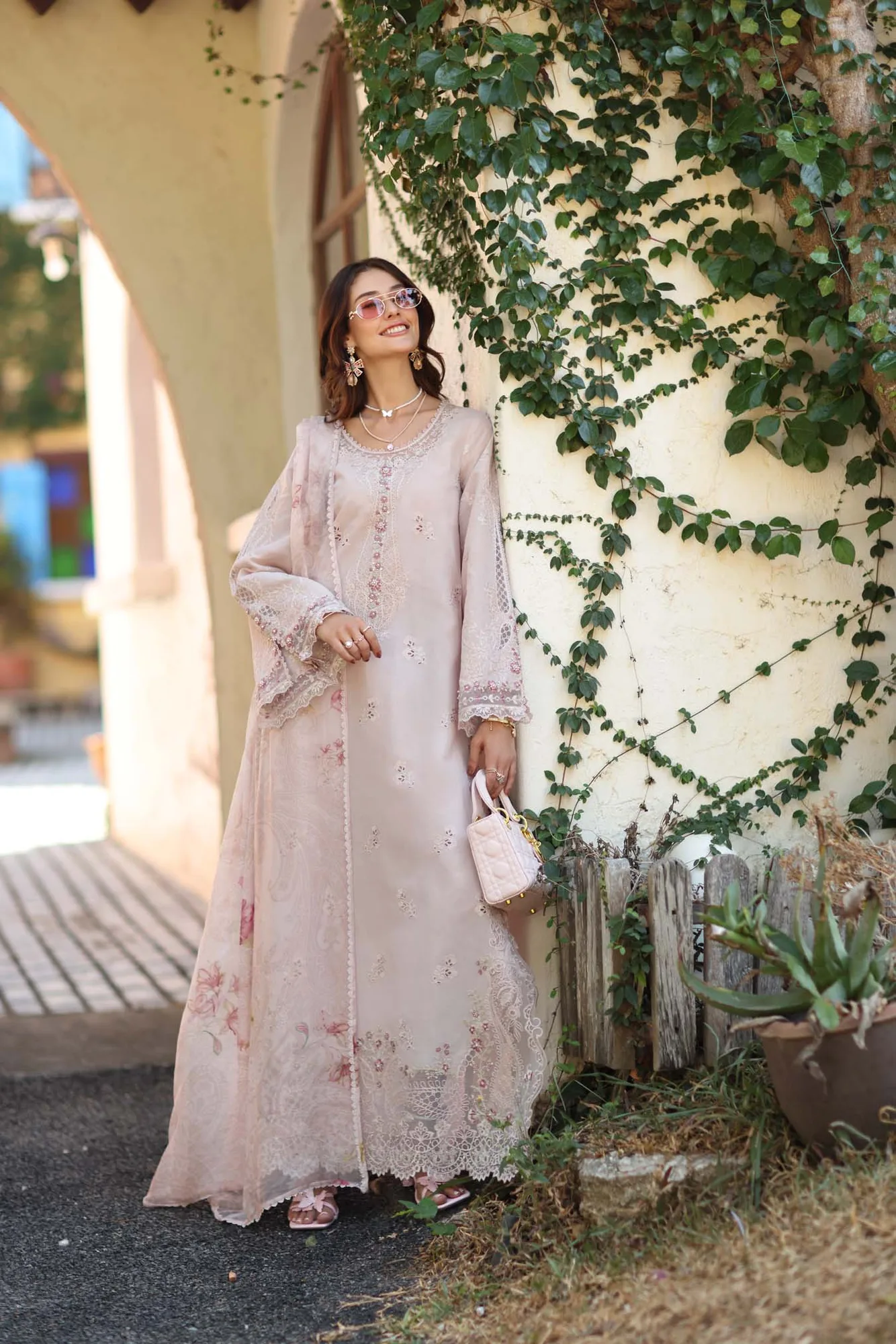 Noor by Saadia Asad Luxe Chikankari 26 Cambric – view 4 – Poshaq