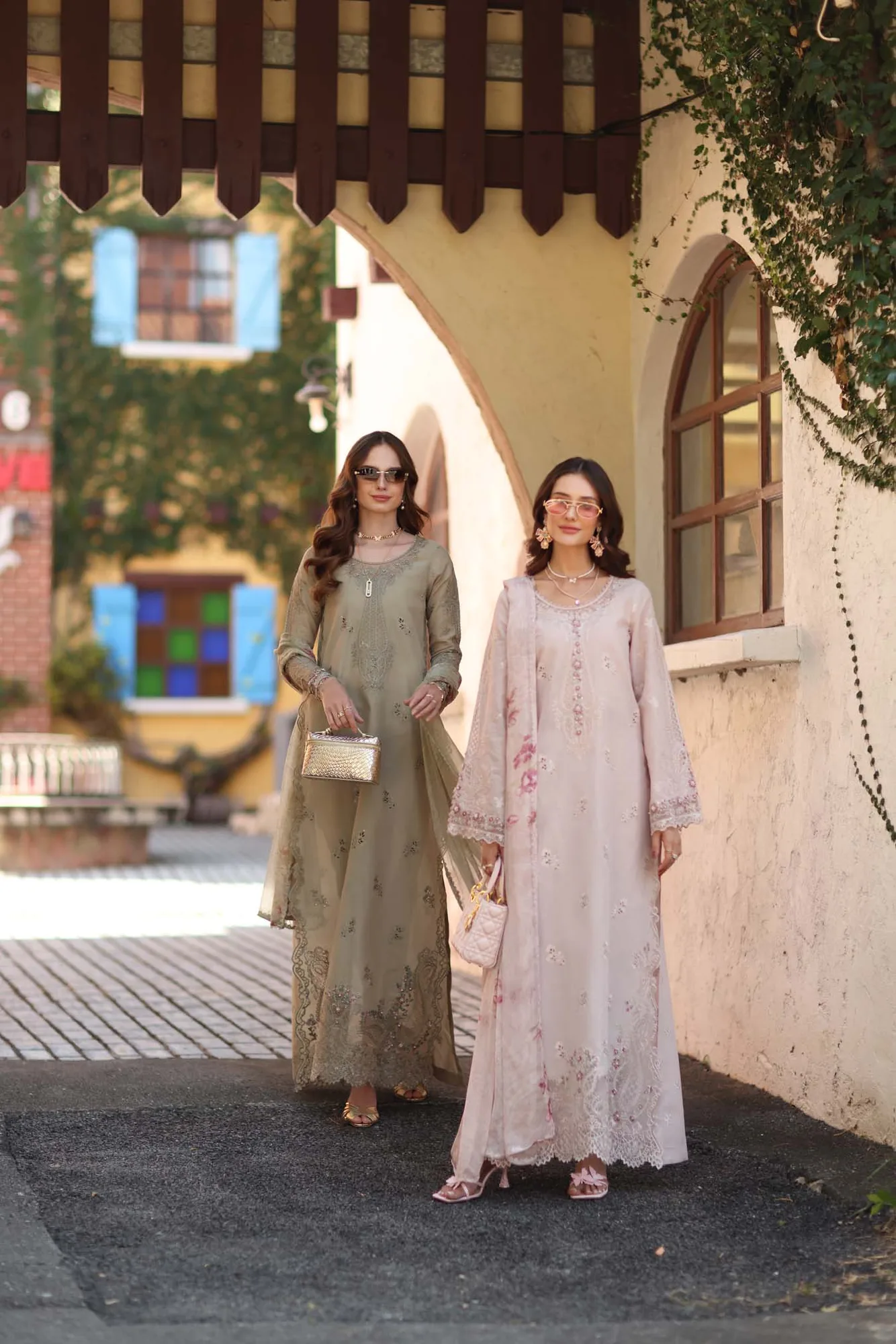Noor by Saadia Asad Luxe Chikankari 26 Gold Chiffon – view 5 – Poshaq