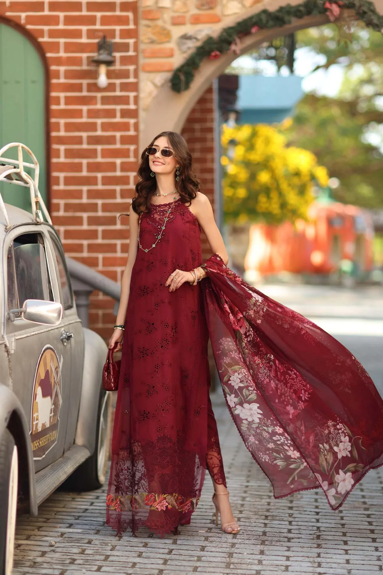 Noor by Saadia Asad Luxe Chikankari 26 Chiffon – view 1 – Poshaq