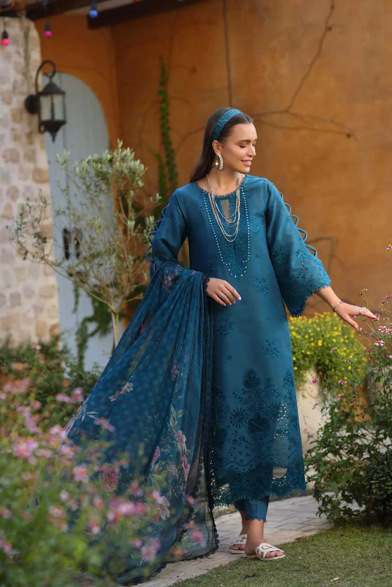 Noor by Saadia Asad Chiffon – view 2 – Poshaq