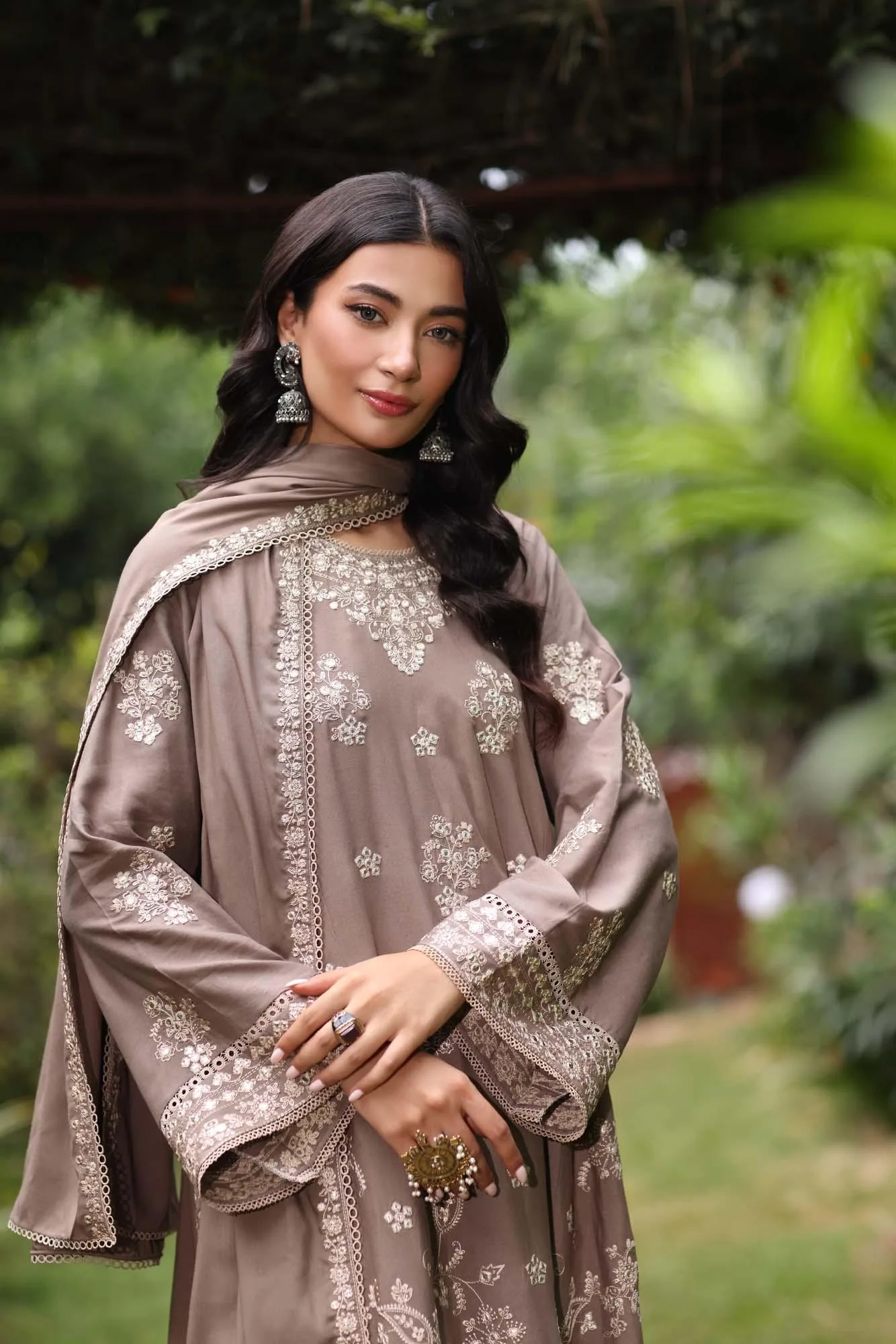 Noor by Saadia Asad Suzaankari Winter 24 Khaddar – view 5 – Poshaq