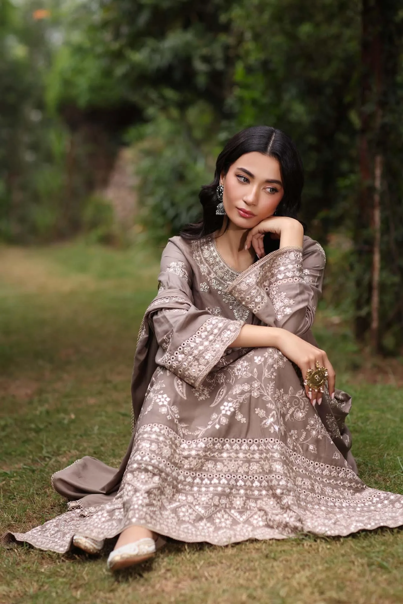 Noor by Saadia Asad Suzaankari Winter 24 Khaddar – view 7 – Poshaq