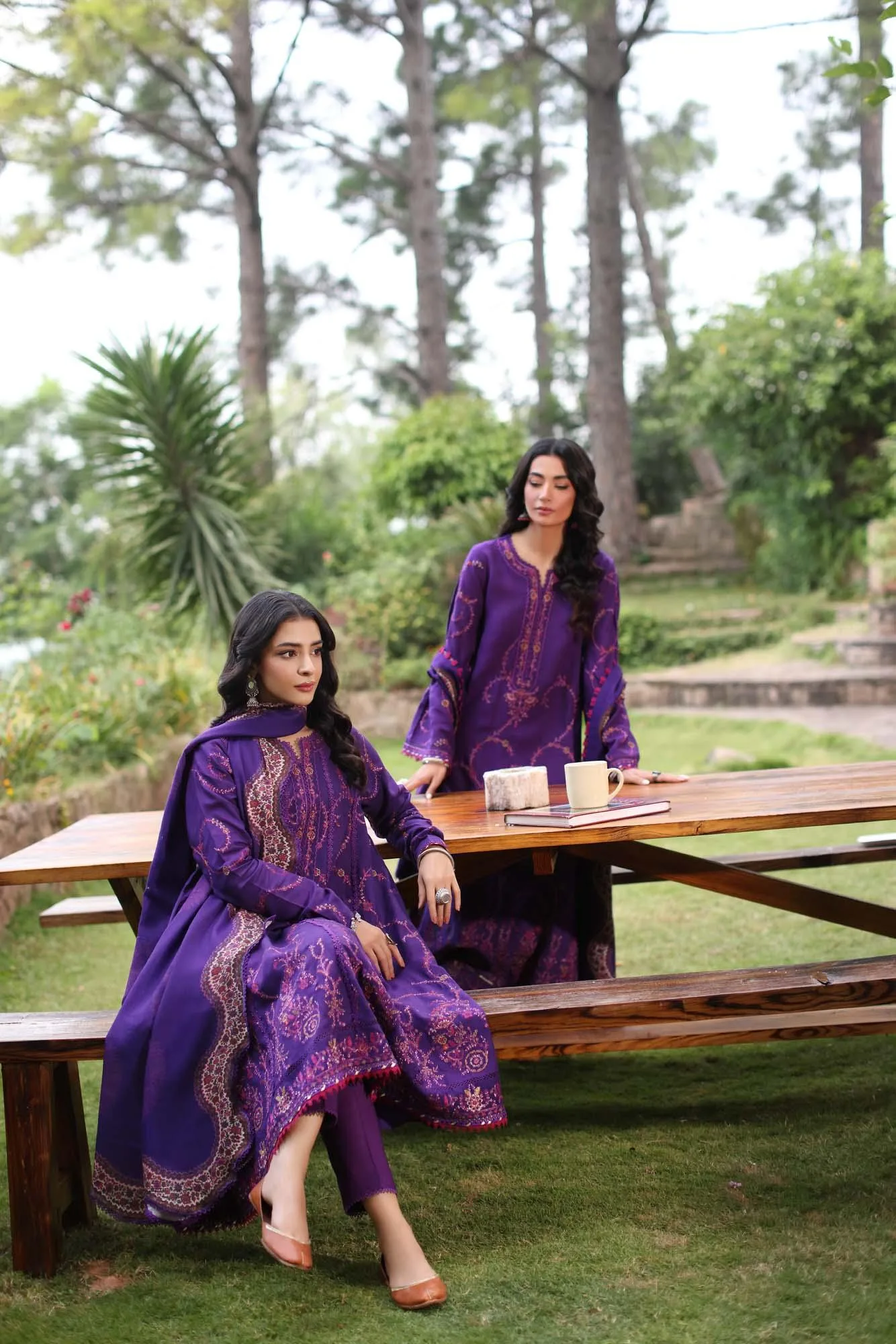 Noor by Saadia Asad Suzaankari Winter 24 Linen – view 10 – Poshaq