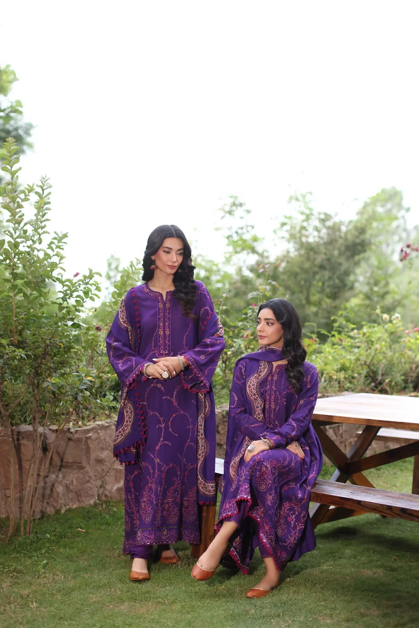 Noor by Saadia Asad Suzaankari Winter 24 Linen – view 2 – Poshaq