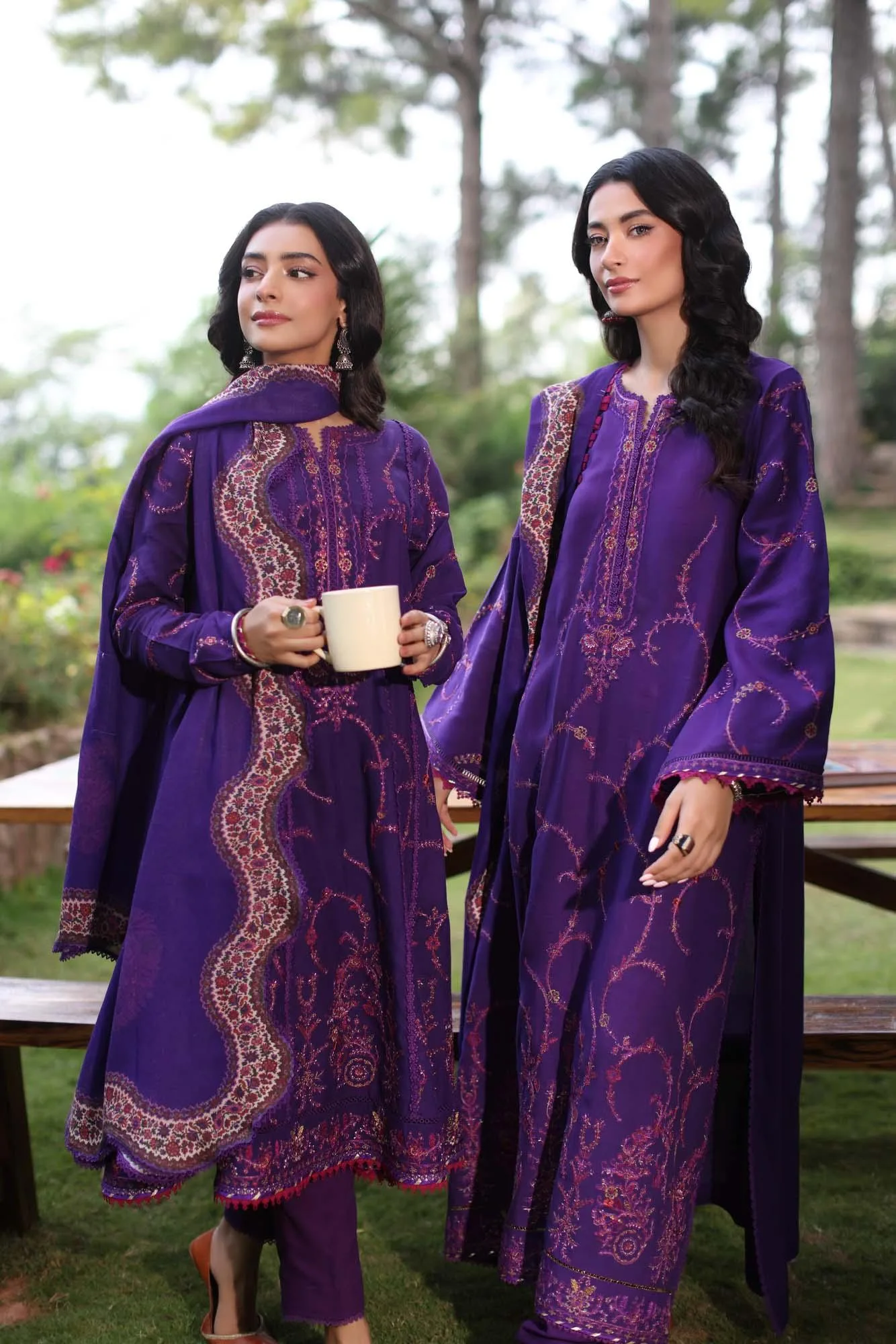 Noor by Saadia Asad Suzaankari Winter 24 Linen – view 3 – Poshaq