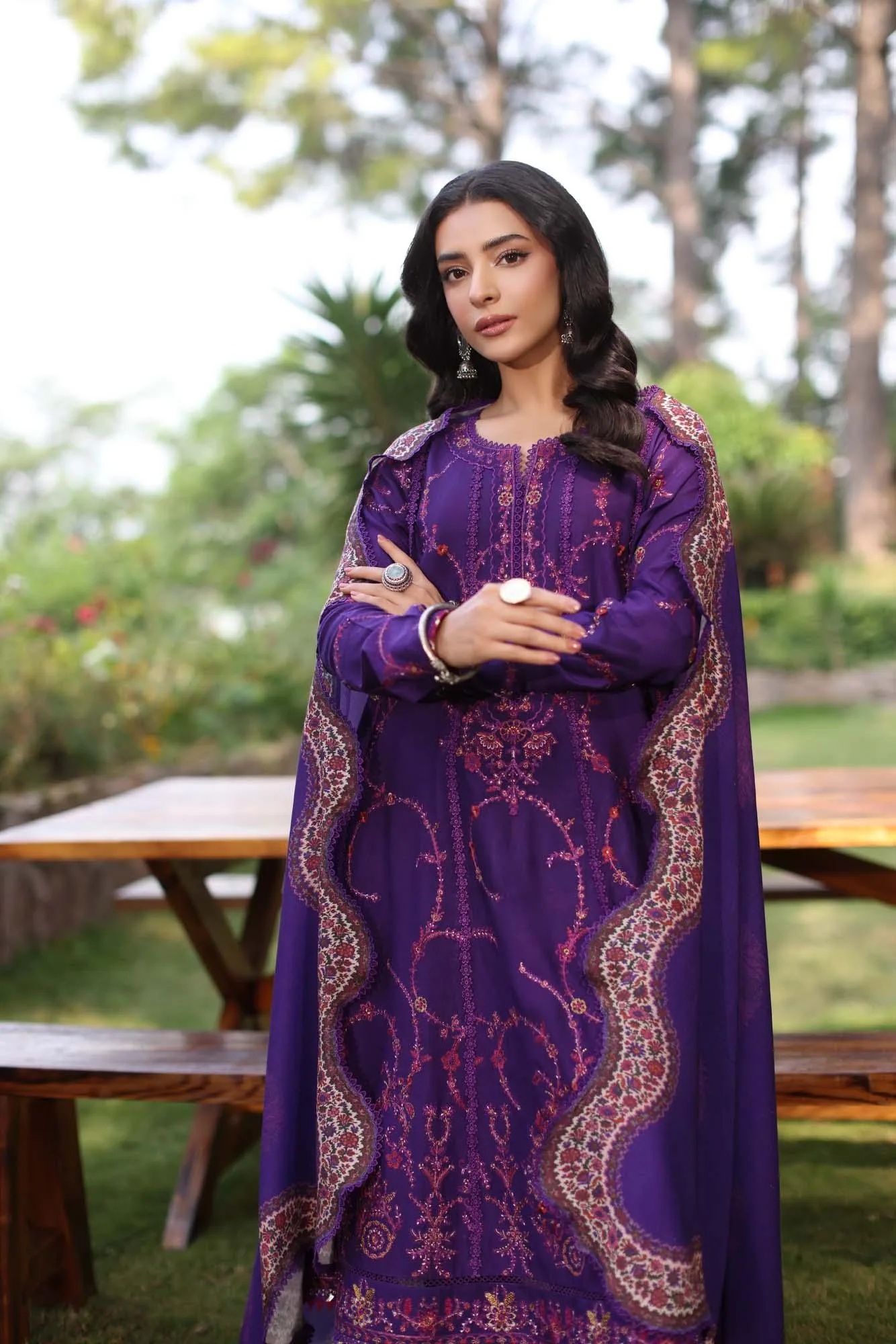 Noor by Saadia Asad Suzaankari Winter 24 Linen – view 5 – Poshaq