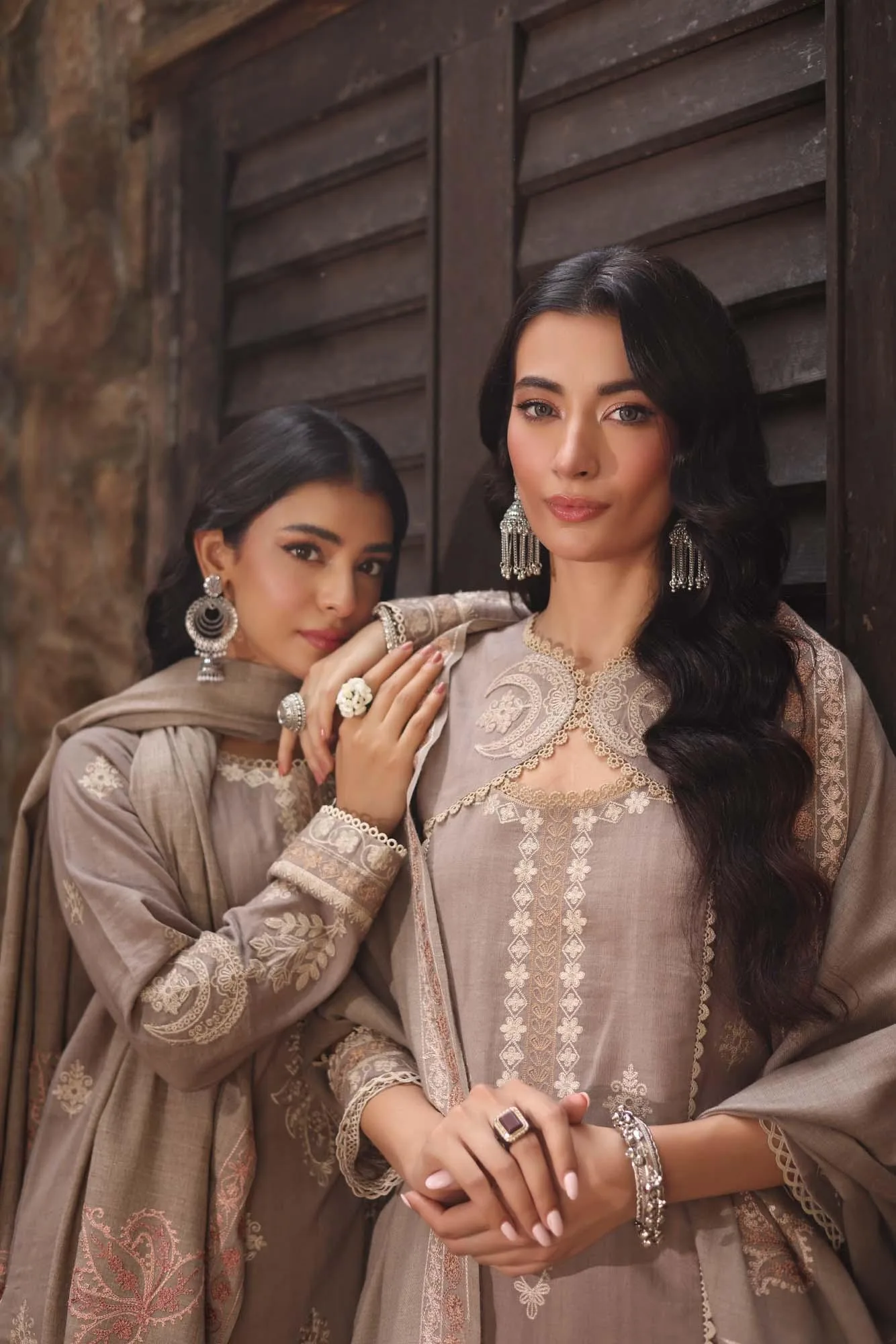 Noor by Saadia Asad Suzaankari Winter 24 Khaddar – view 4 – Poshaq