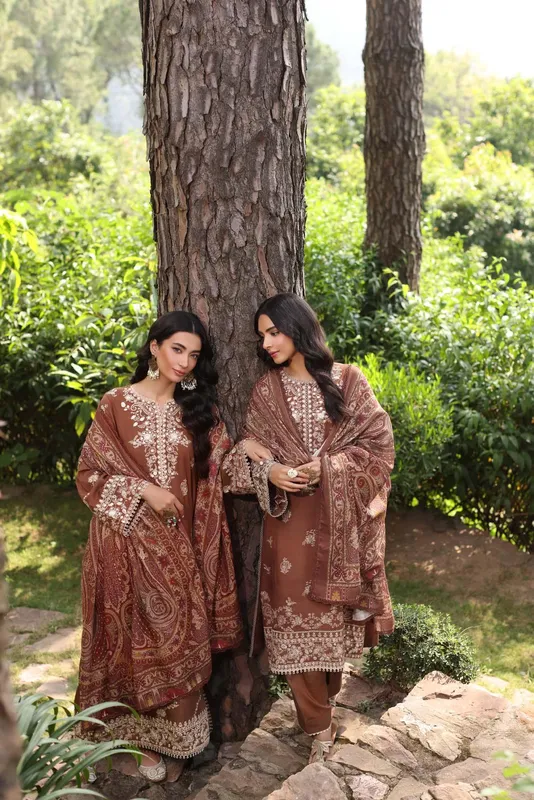 Noor by Saadia Asad Suzaankari Winter 24 Linen – view 1 – Poshaq