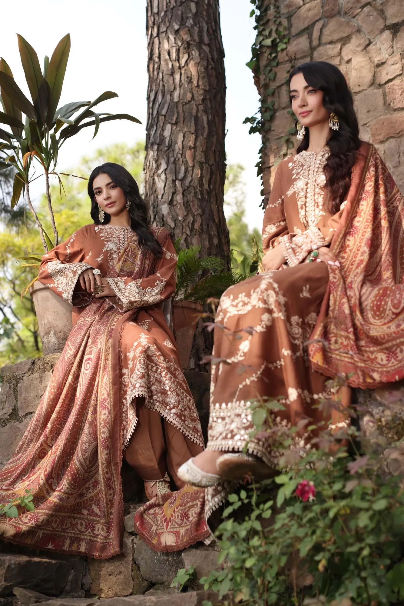Noor by Saadia Asad Suzaankari Winter 24 Linen – view 10 – Poshaq