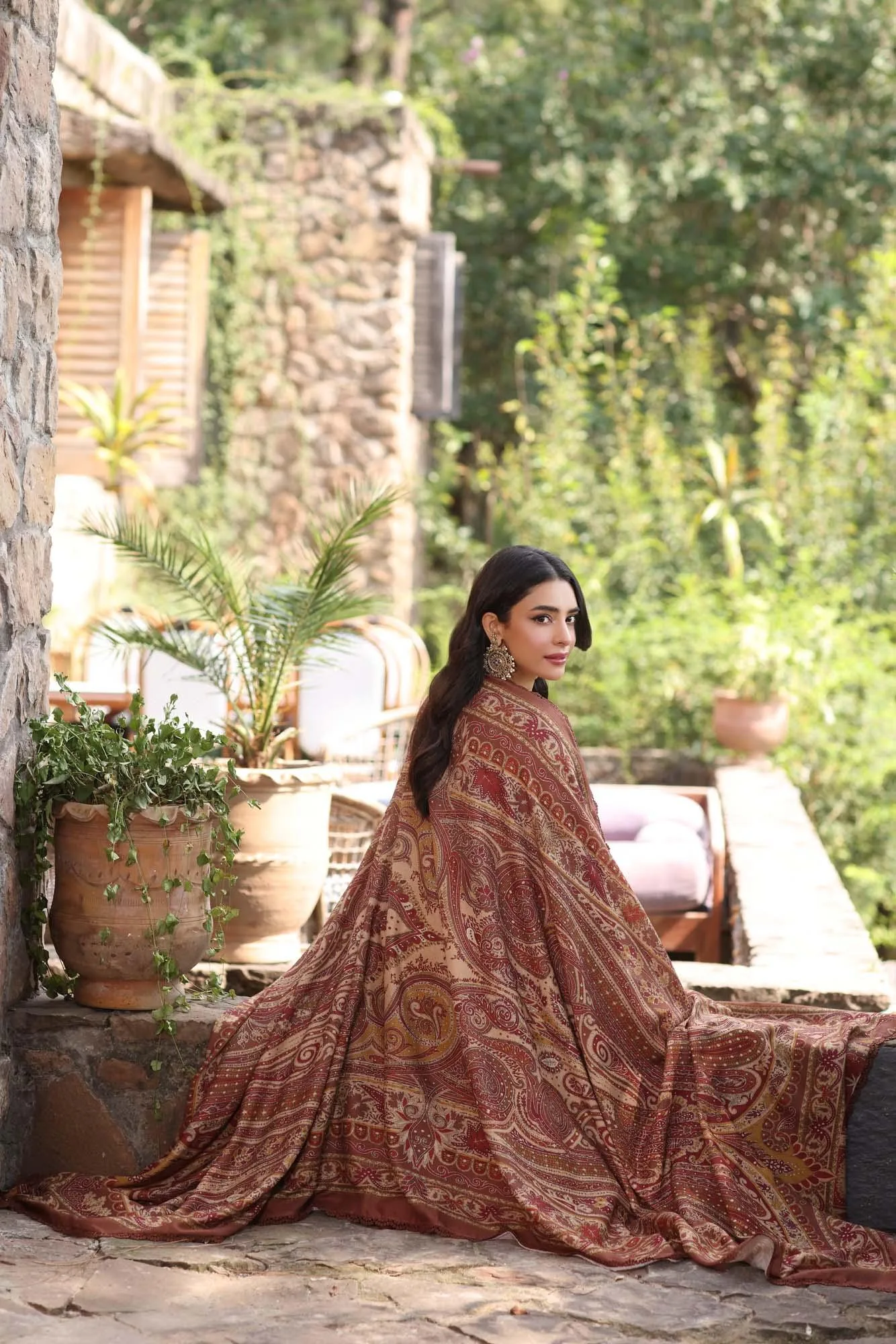 Noor by Saadia Asad Suzaankari Winter 24 Linen – view 8 – Poshaq