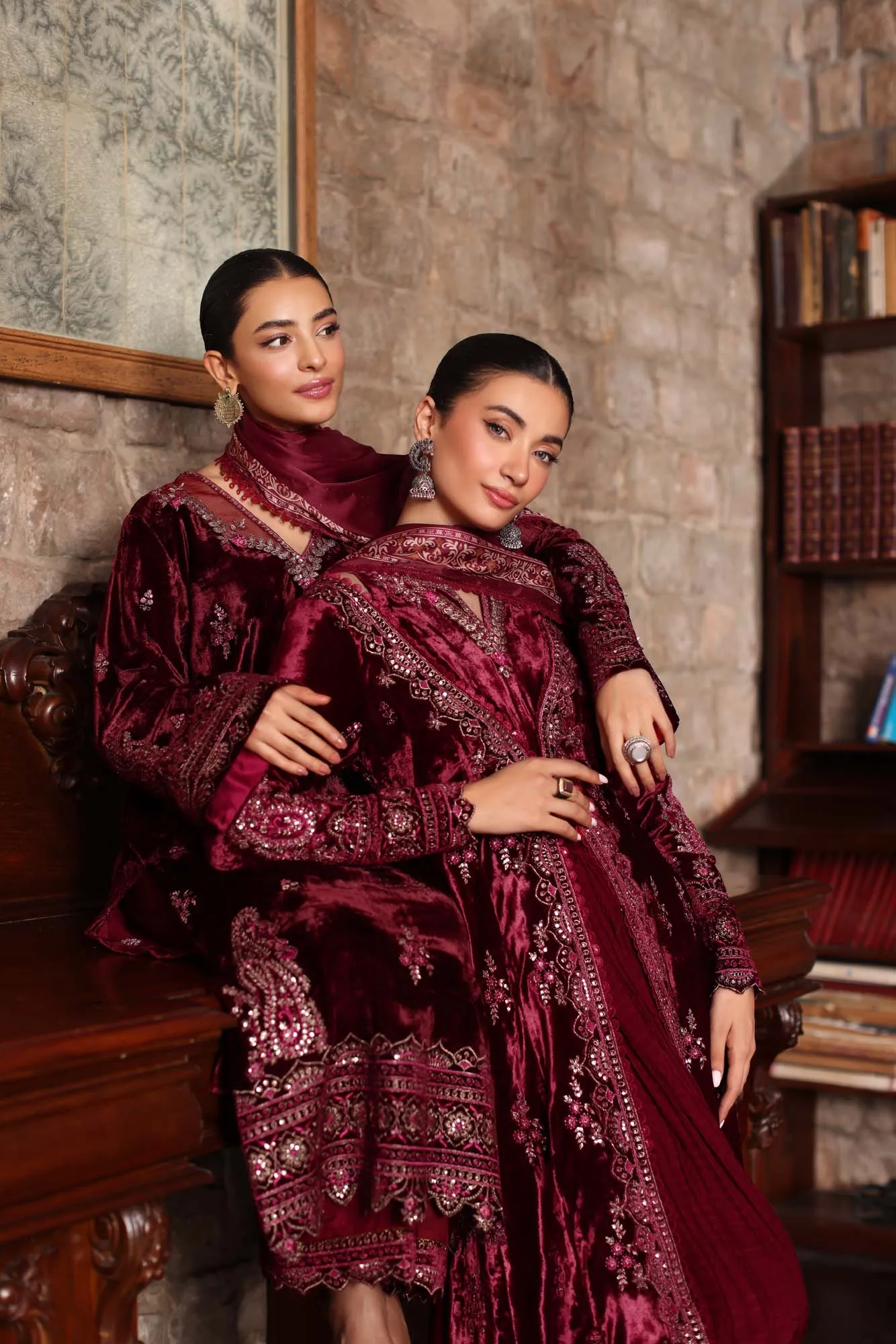 Noor by Saadia Asad Suzaankari Winter 24 Raw Silk – view 3 – Poshaq