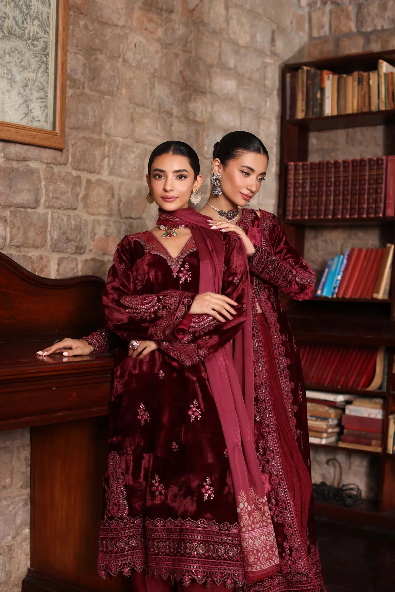 Noor by Saadia Asad Suzaankari Winter 24 Raw Silk – view 4 – Poshaq