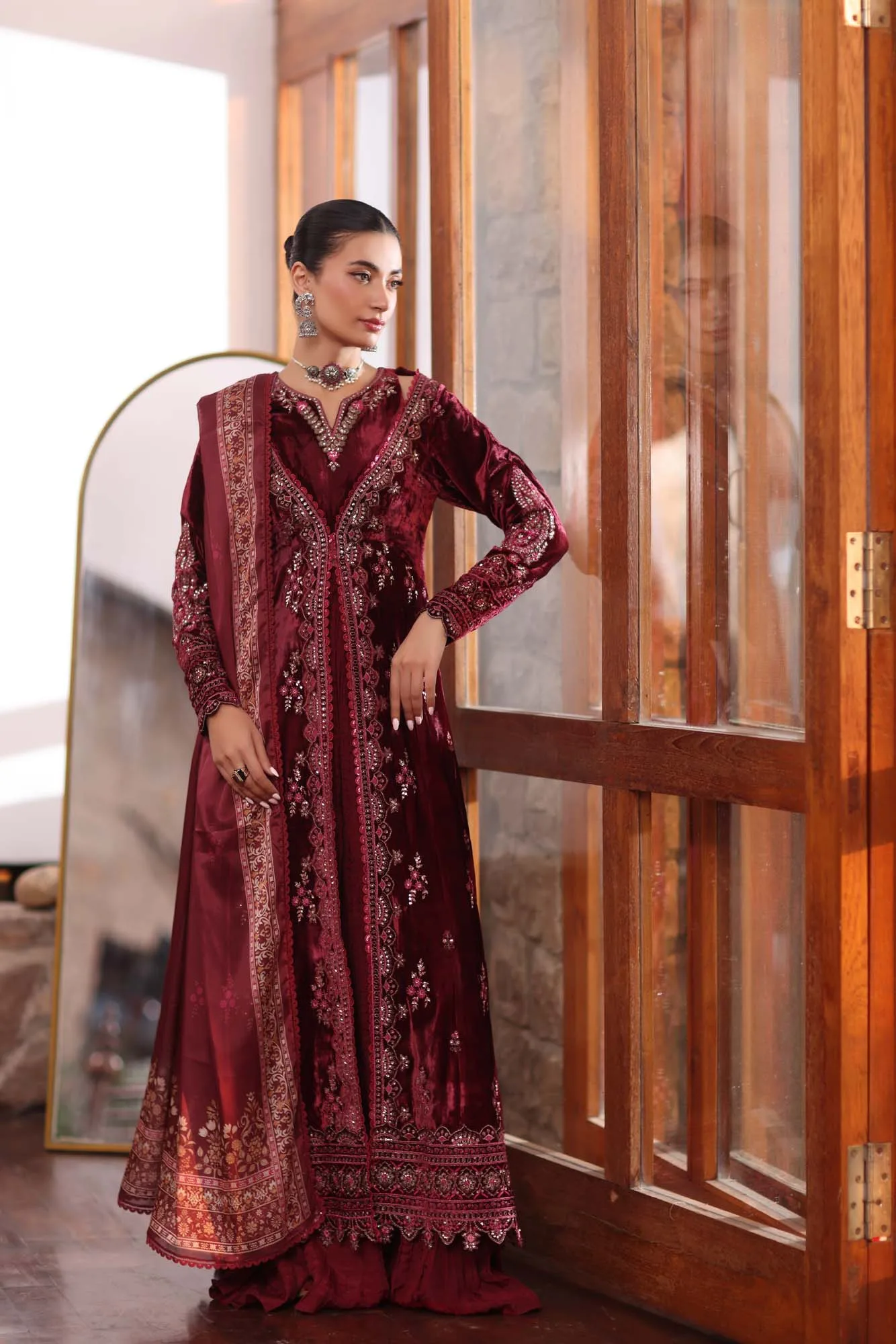 Noor by Saadia Asad Suzaankari Winter 24 Raw Silk – view 5 – Poshaq