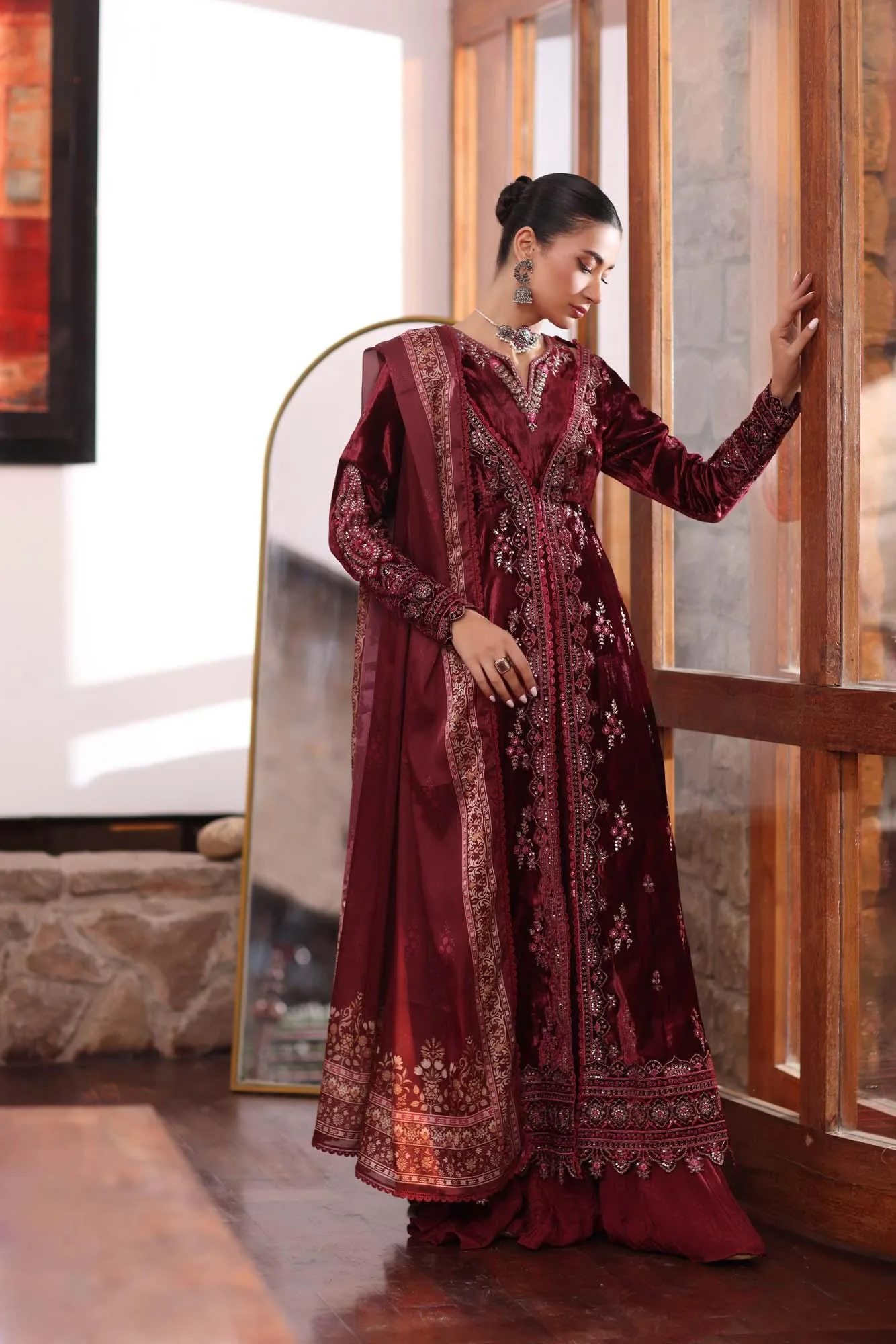 Noor by Saadia Asad Suzaankari Winter 24 Raw Silk – view 6 – Poshaq
