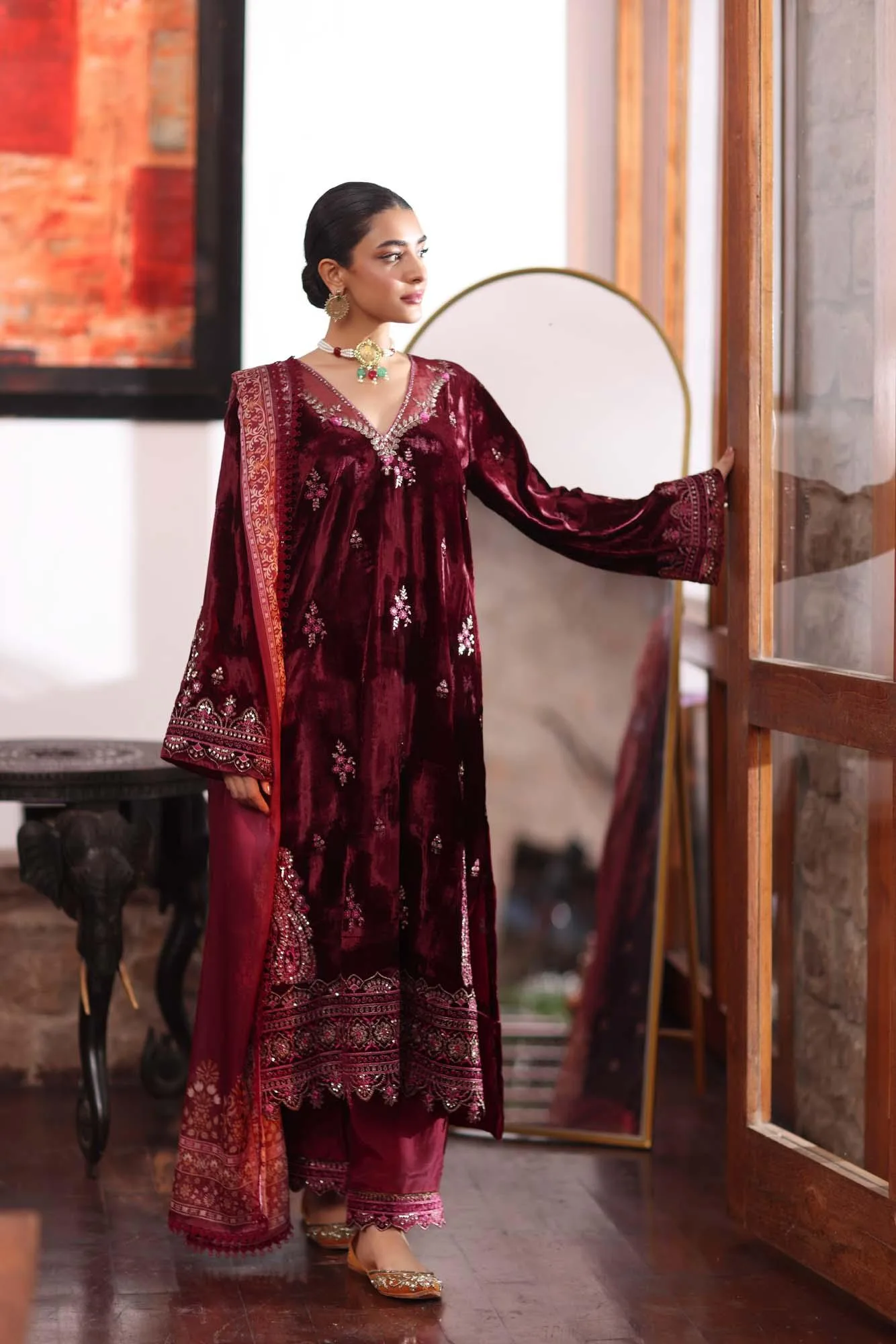 Noor by Saadia Asad Suzaankari Winter 24 Raw Silk – view 9 – Poshaq