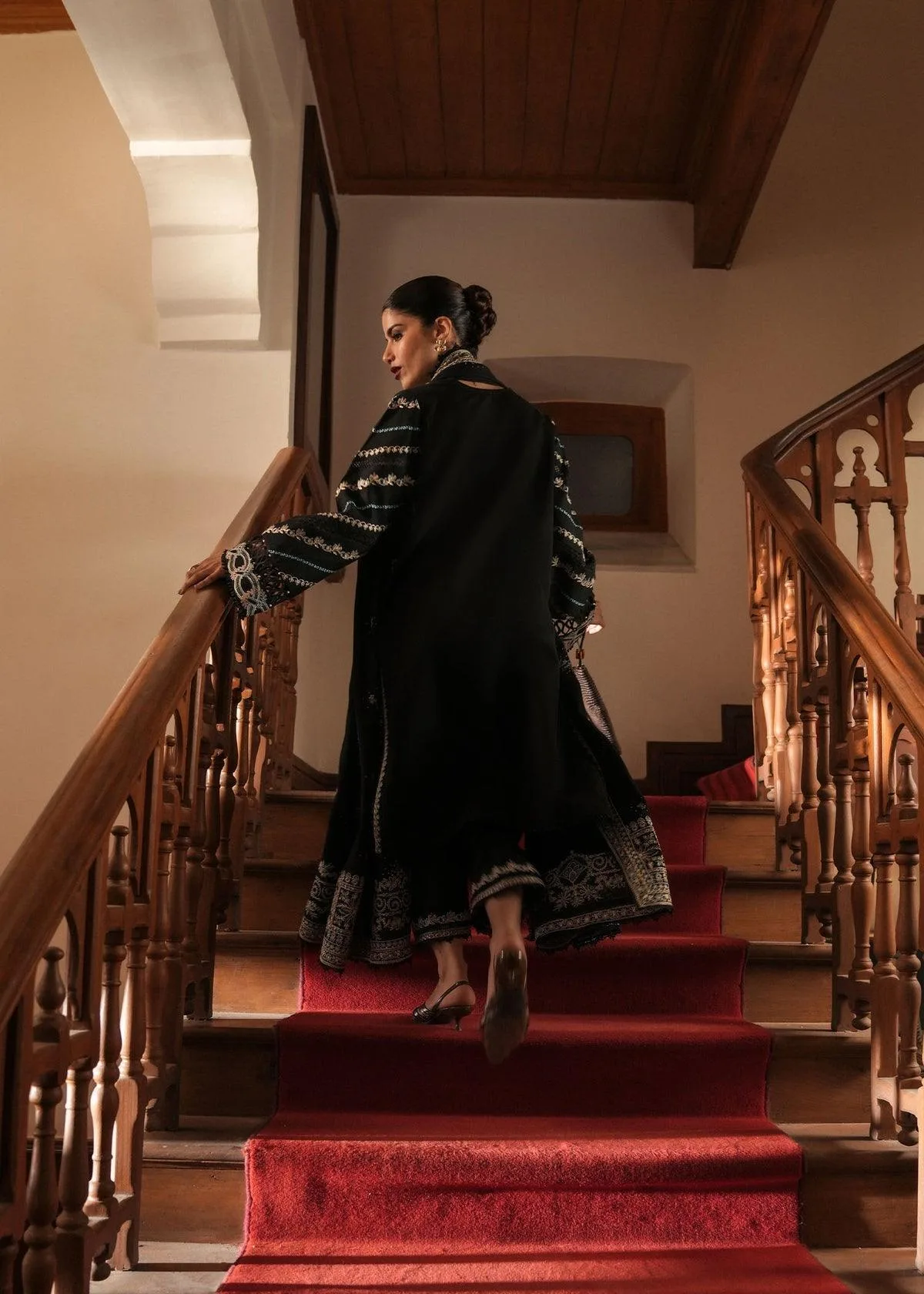 Kanwal Malik Gulana Winter 25 Karandi – view 2 – Poshaq