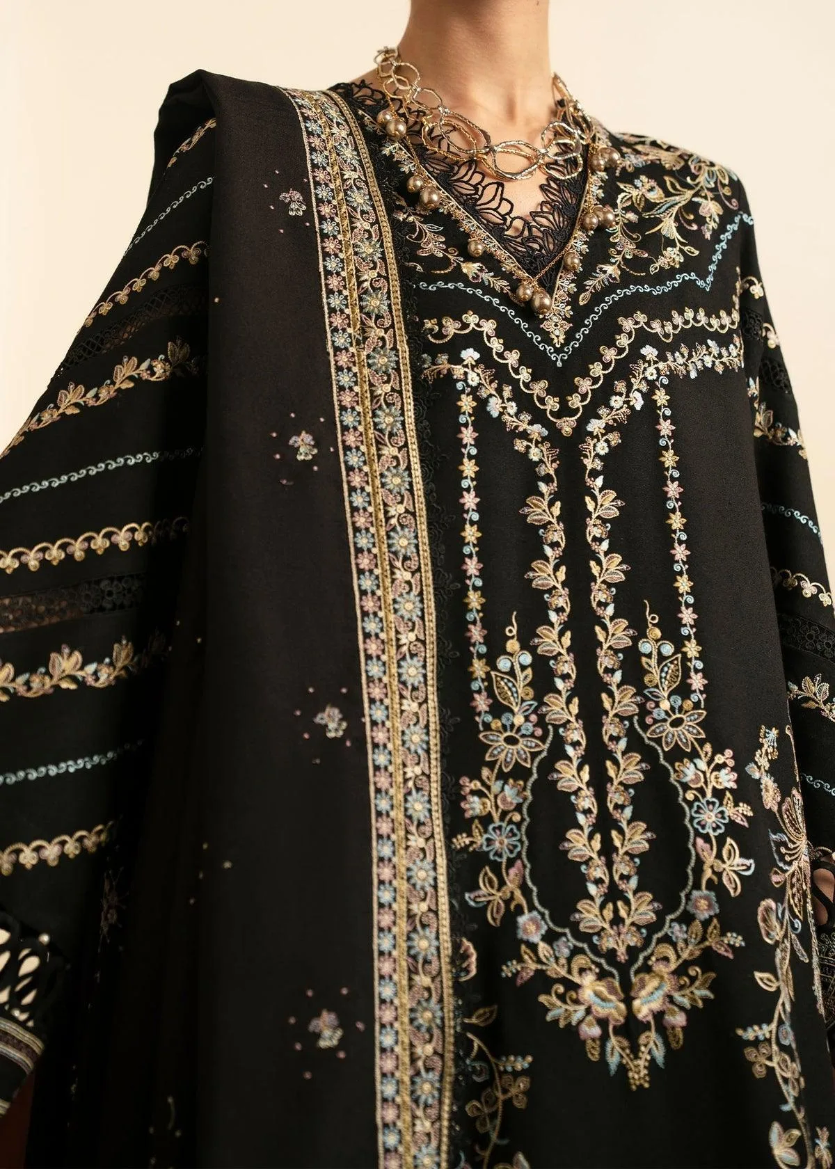 Kanwal Malik Gulana Winter 25 Karandi – view 7 – Poshaq
