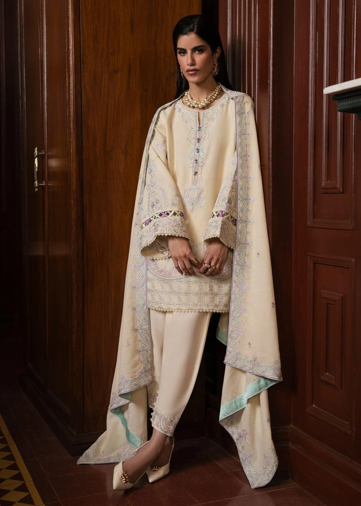 Kanwal Malik Gulana Winter 25 Karandi – view 2 – Poshaq