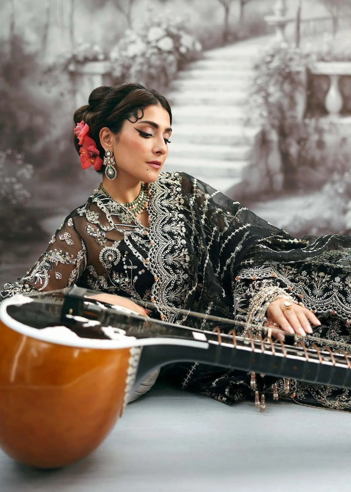 Kanwal Malik Maahi Festive 25 Silver Organza – view 3 – Poshaq