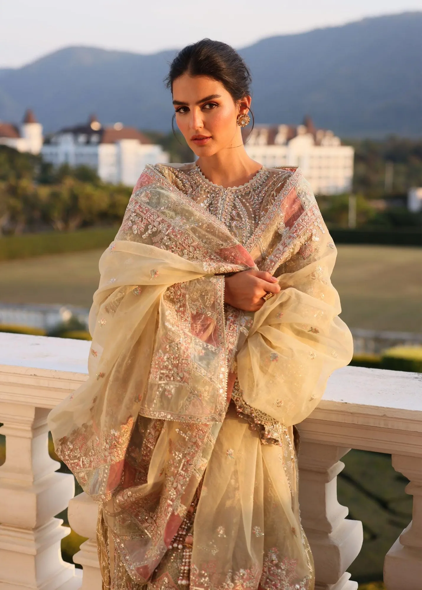 Kanwal Malik Mirha Luxury Pret 26 Cotton – view 4 – Poshaq