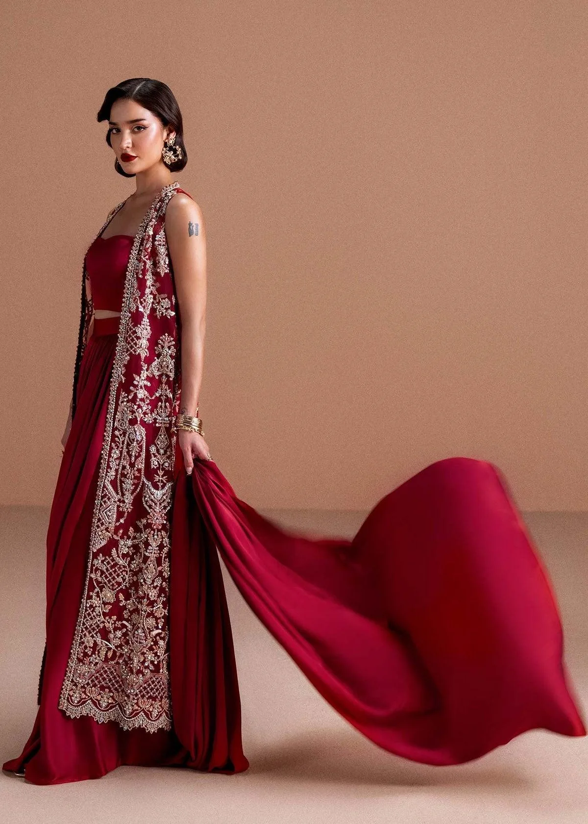 Kanwal Malik Nysa Luxury Pret 25 Red Organza – view 4 – Poshaq