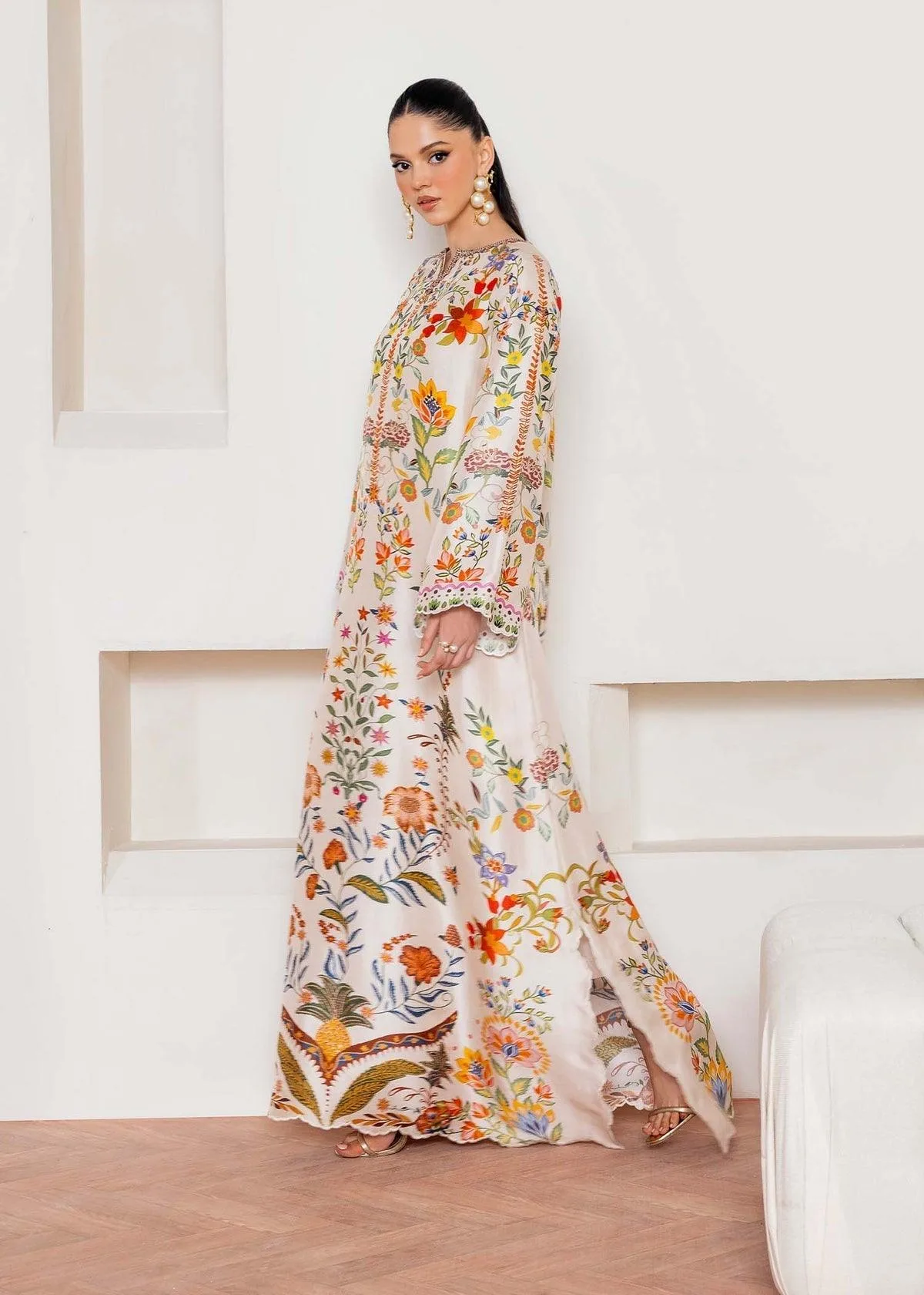 Kanwal Malik Rosalia Silk Eid 25 White Raw Silk – view 2 – Poshaq