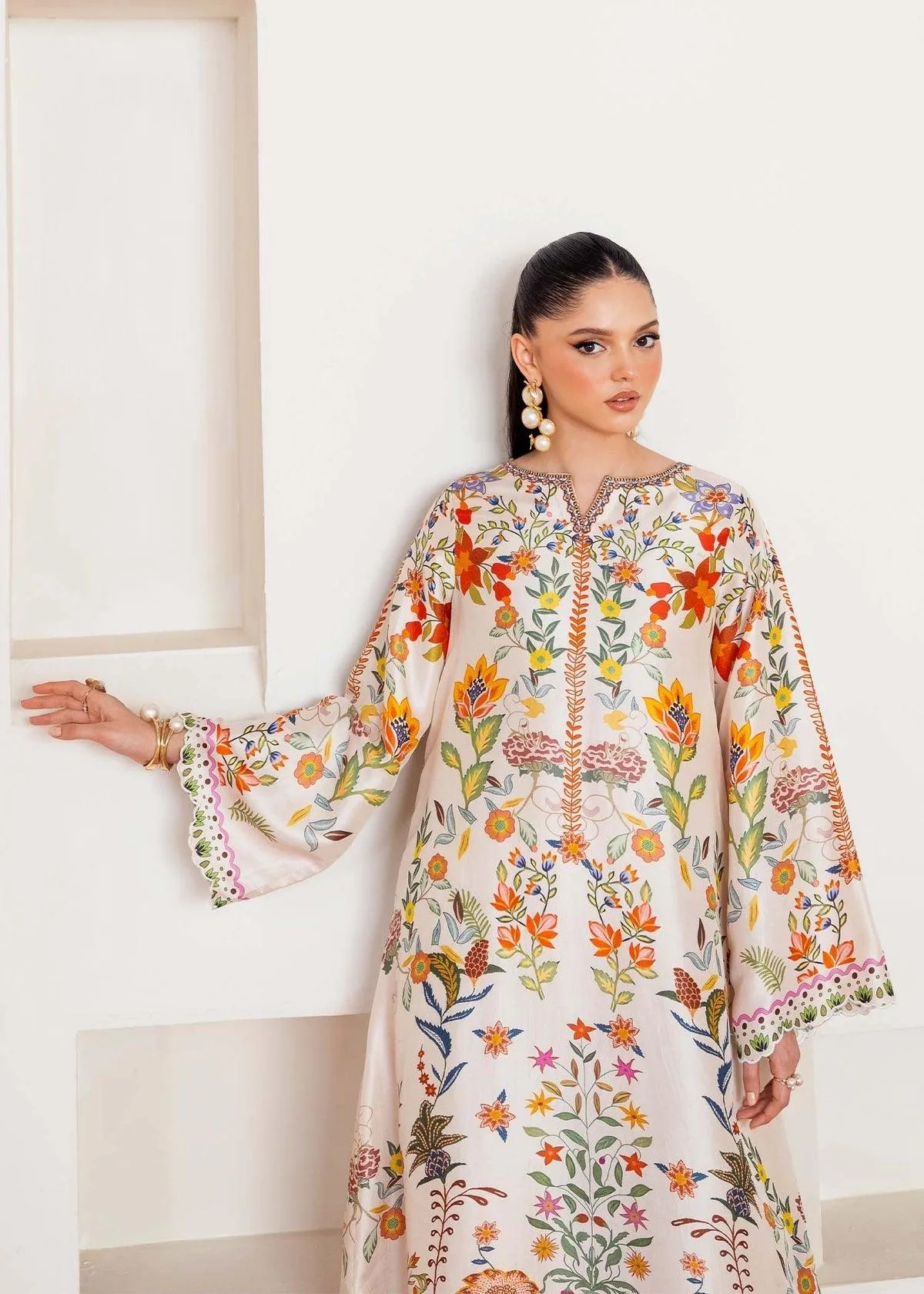Kanwal Malik Rosalia Silk Eid 25 White Raw Silk – view 3 – Poshaq